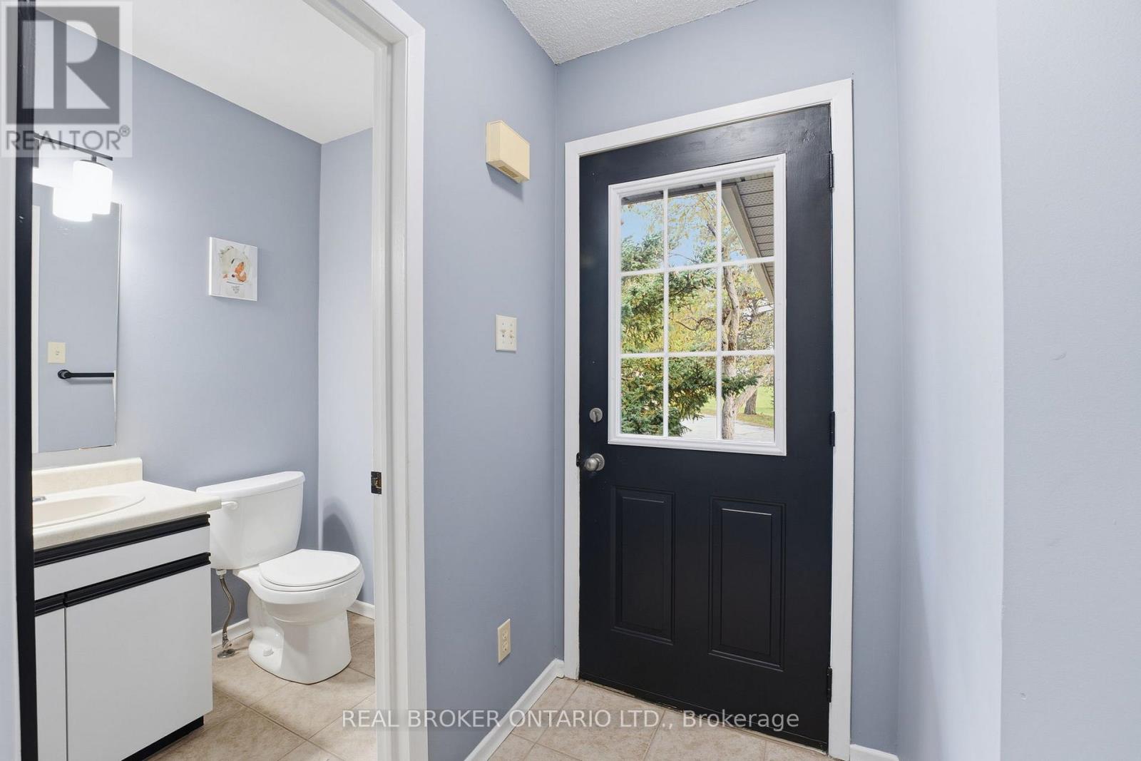 6 - 445 Kingscourt Drive, Waterloo, Ontario  N2K 3R4 - Photo 3 - X12473560