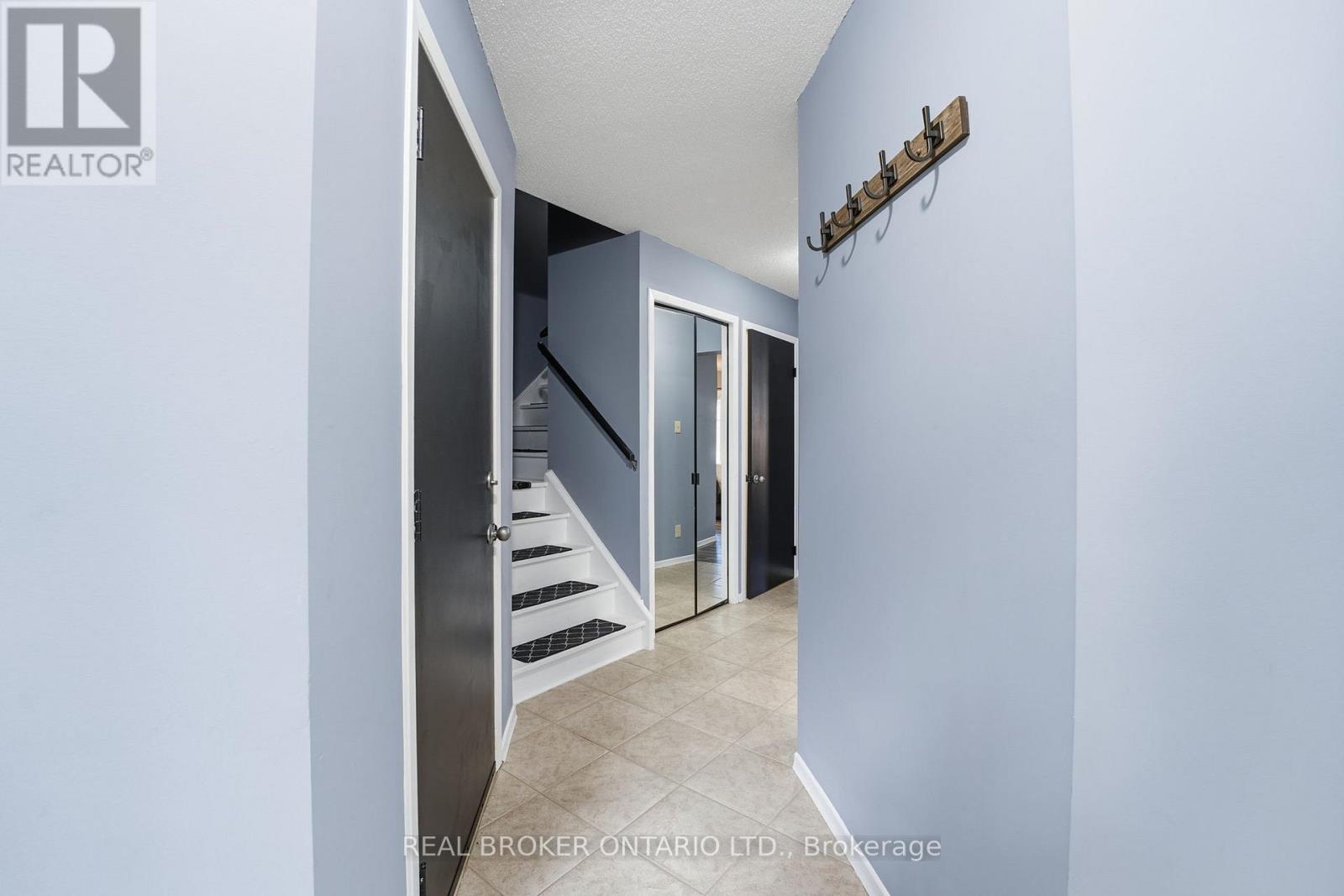 6 - 445 Kingscourt Drive, Waterloo, Ontario  N2K 3R4 - Photo 4 - X12473560