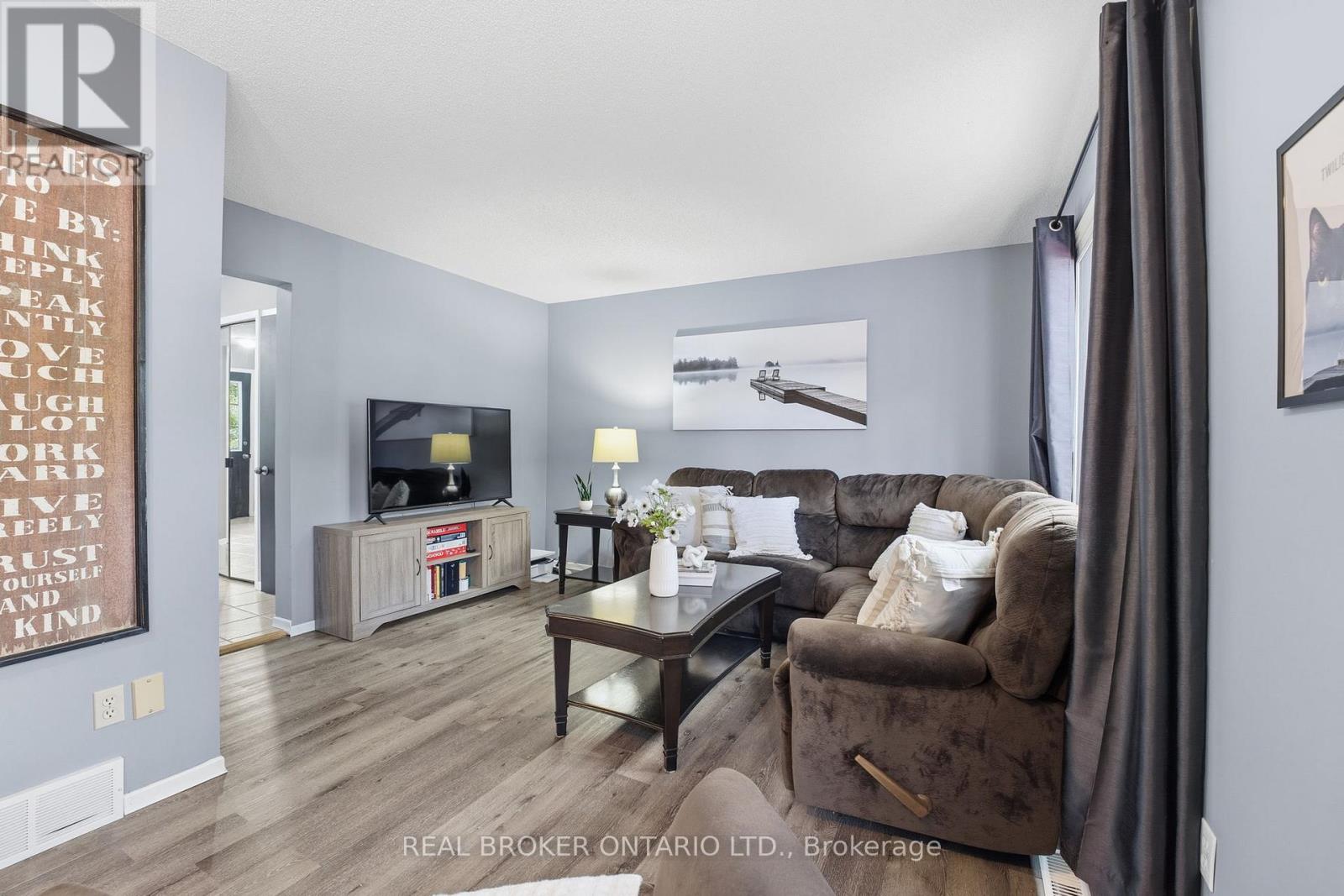 6 - 445 Kingscourt Drive, Waterloo, Ontario  N2K 3R4 - Photo 5 - X12473560