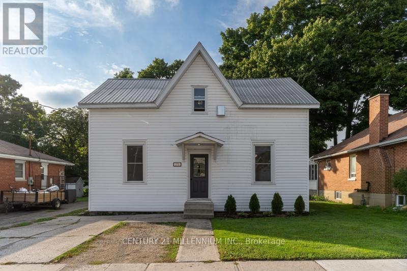 UPPER - 276 EDWARD STREET, North Huron, Ontario