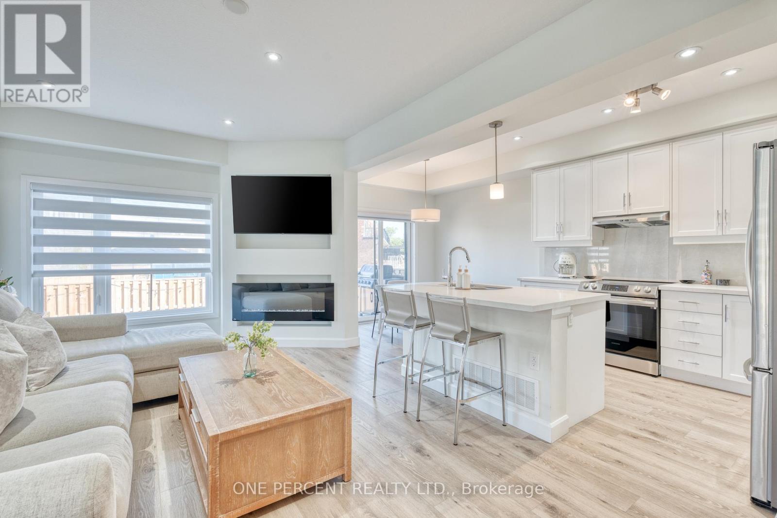 24 Southam Lane, Hamilton, Ontario  L9C 0E9 - Photo 6 - X12473605