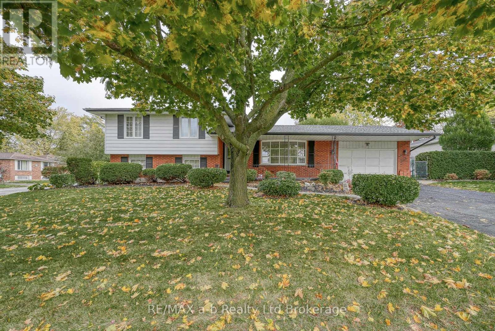 1 GOLDEN PLACE, Ingersoll, Ontario