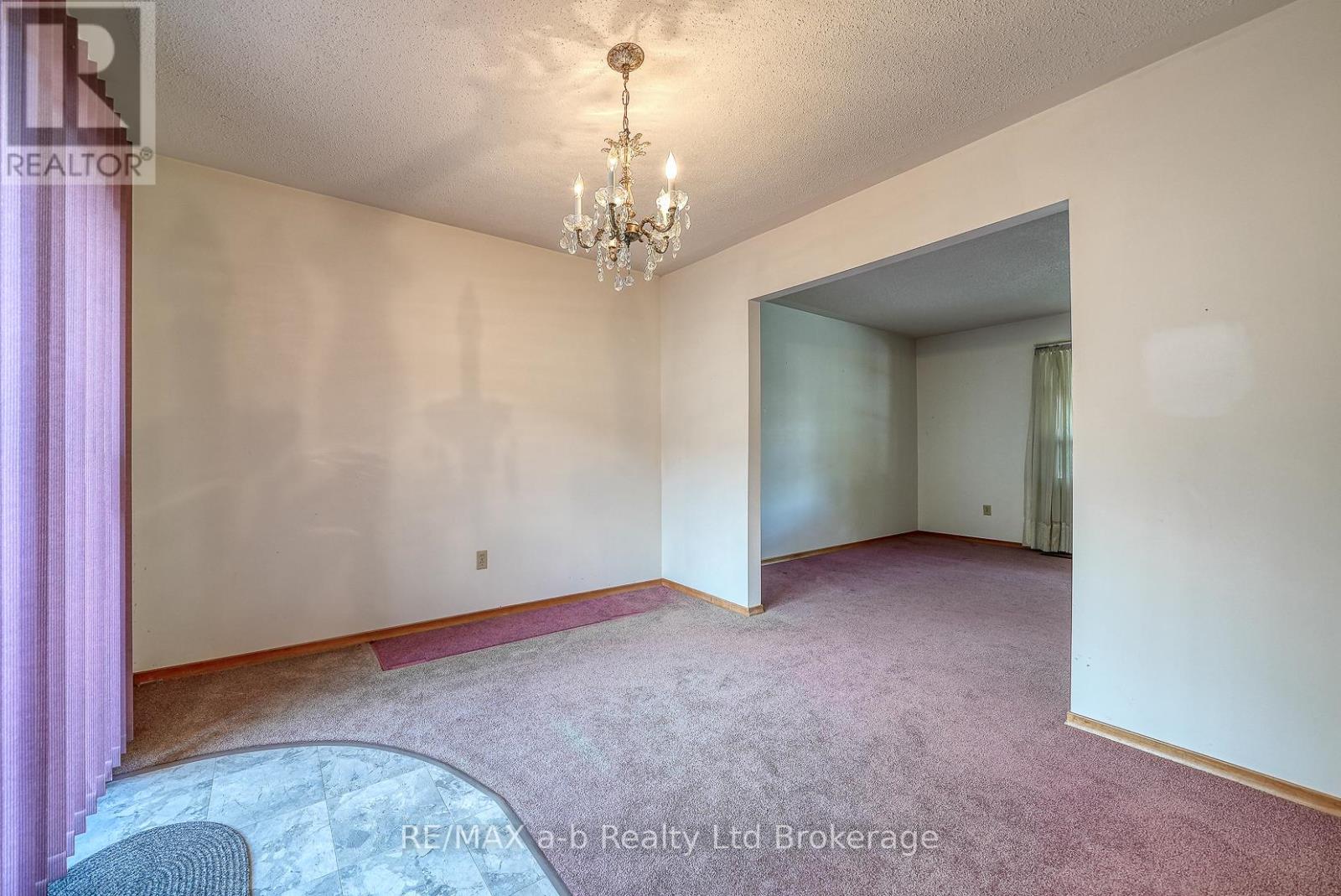 1 Golden Place, Ingersoll, Ontario  N5C 3N5 - Photo 16 - X12473698