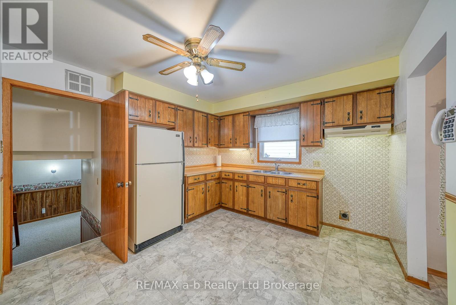 1 Golden Place, Ingersoll, Ontario  N5C 3N5 - Photo 18 - X12473698