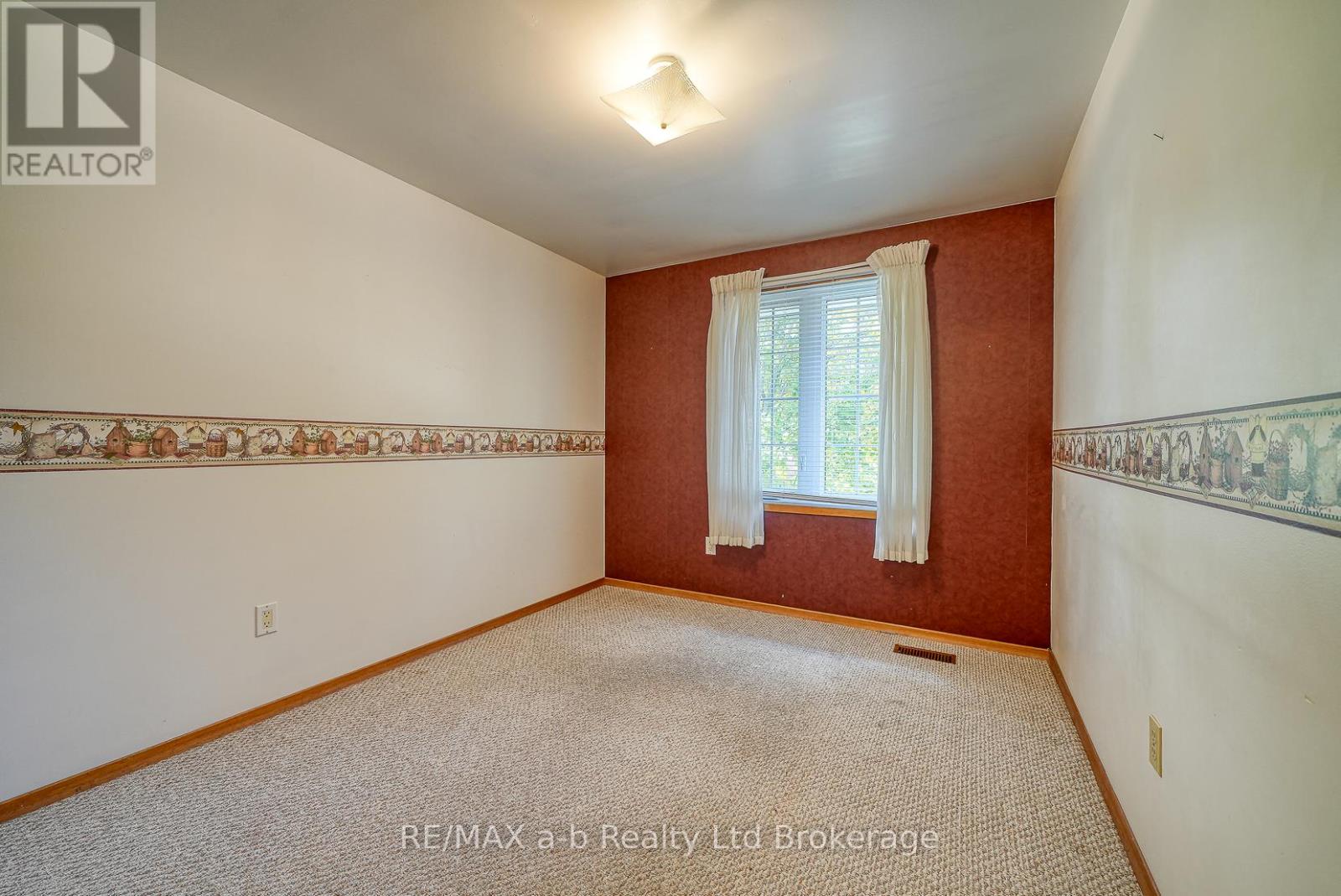 1 Golden Place, Ingersoll, Ontario  N5C 3N5 - Photo 20 - X12473698
