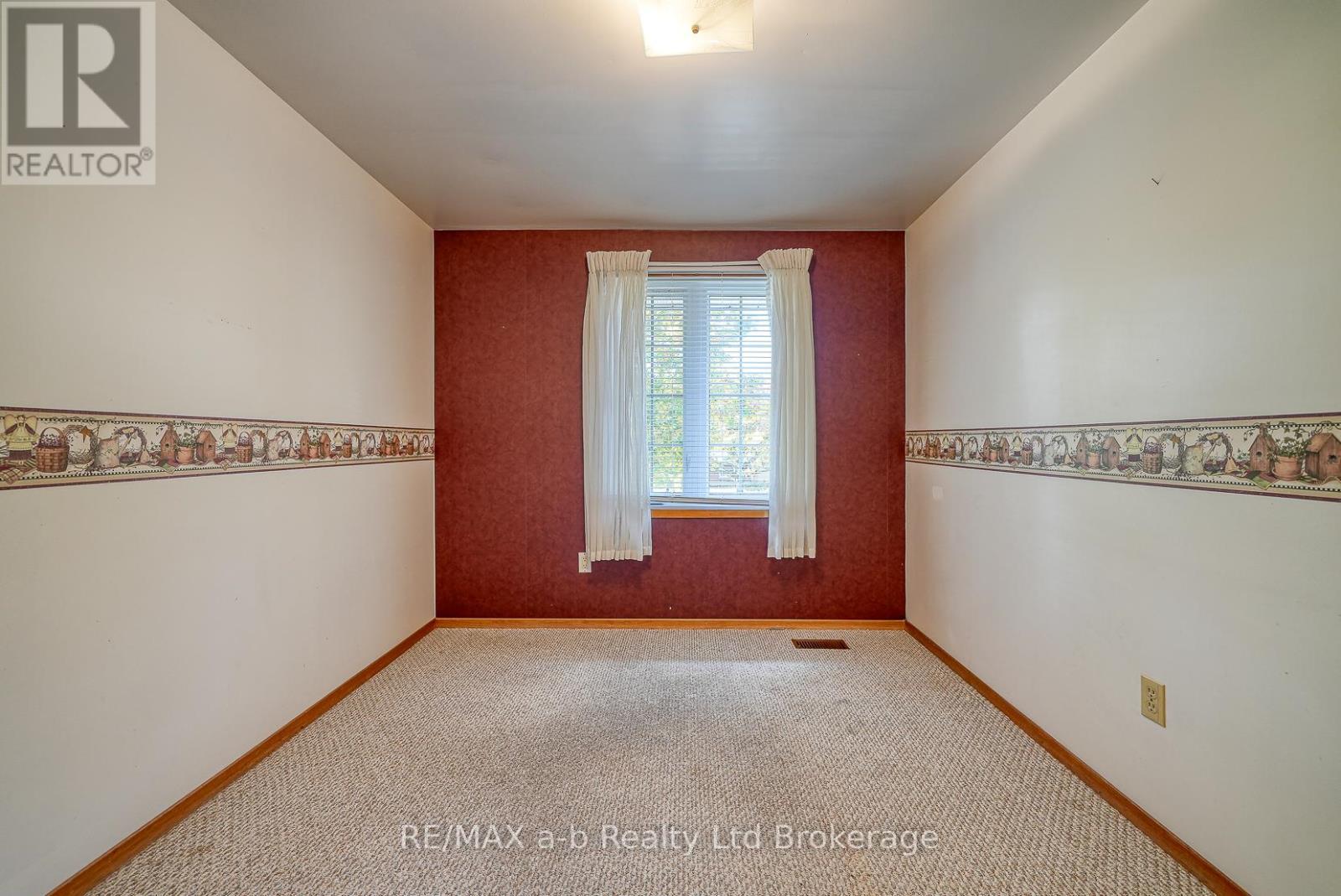 1 Golden Place, Ingersoll, Ontario  N5C 3N5 - Photo 21 - X12473698