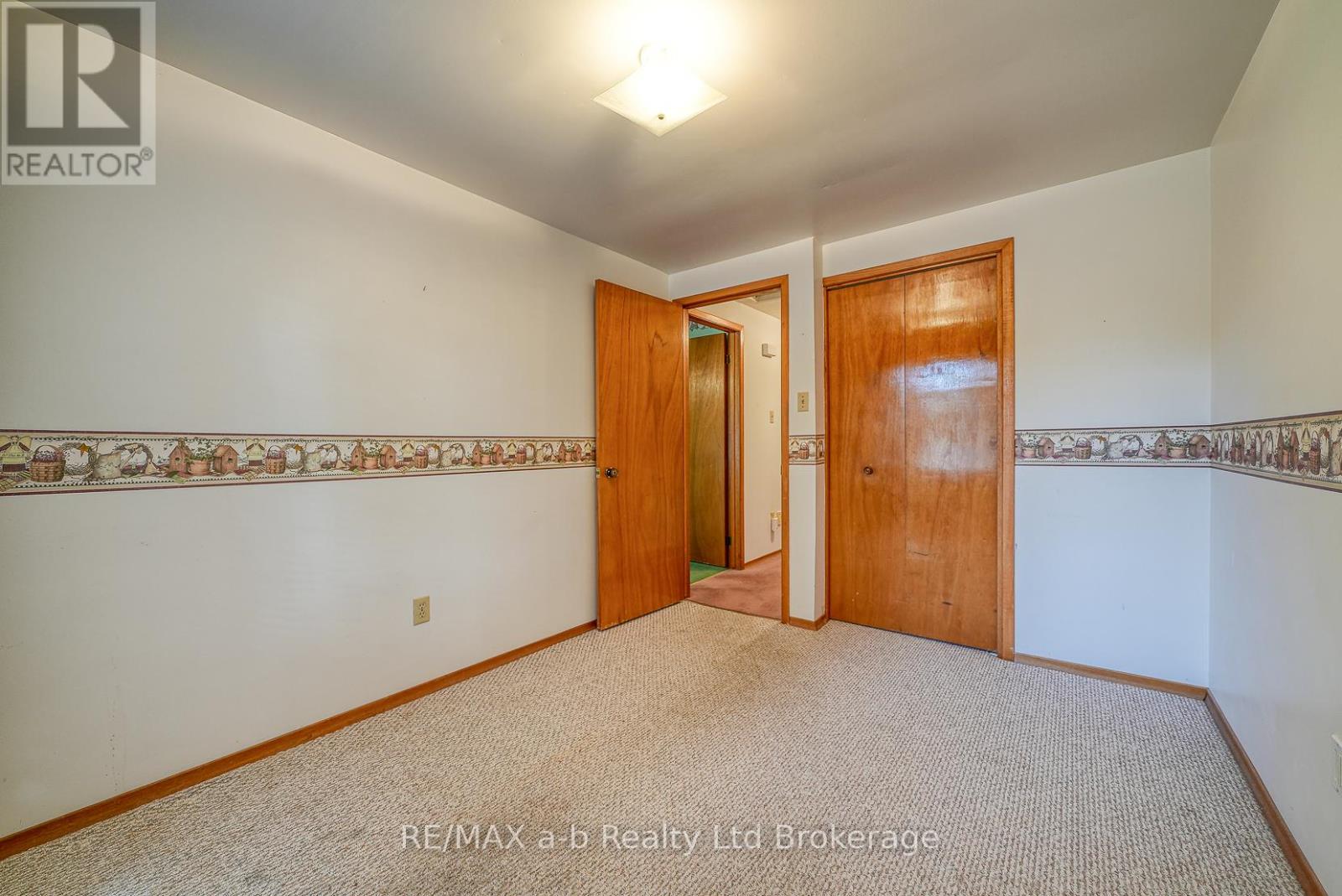 1 Golden Place, Ingersoll, Ontario  N5C 3N5 - Photo 22 - X12473698