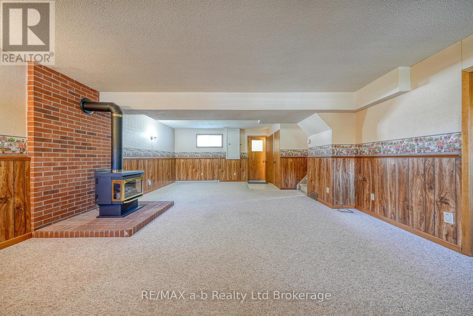 1 Golden Place, Ingersoll, Ontario  N5C 3N5 - Photo 28 - X12473698