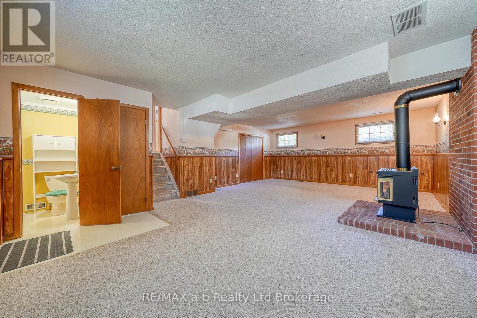 1 Golden Place, Ingersoll, Ontario  N5C 3N5 - Photo 29 - X12473698