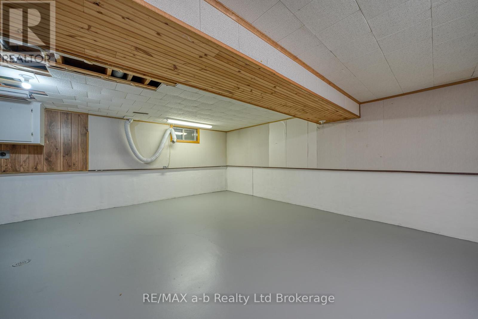 1 Golden Place, Ingersoll, Ontario  N5C 3N5 - Photo 32 - X12473698