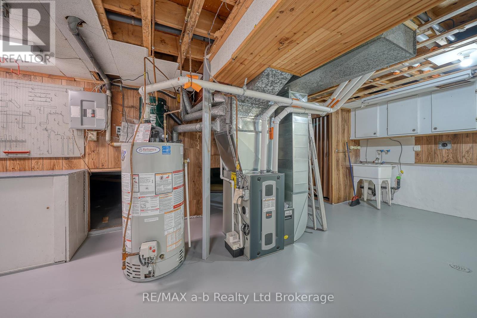 1 Golden Place, Ingersoll, Ontario  N5C 3N5 - Photo 33 - X12473698