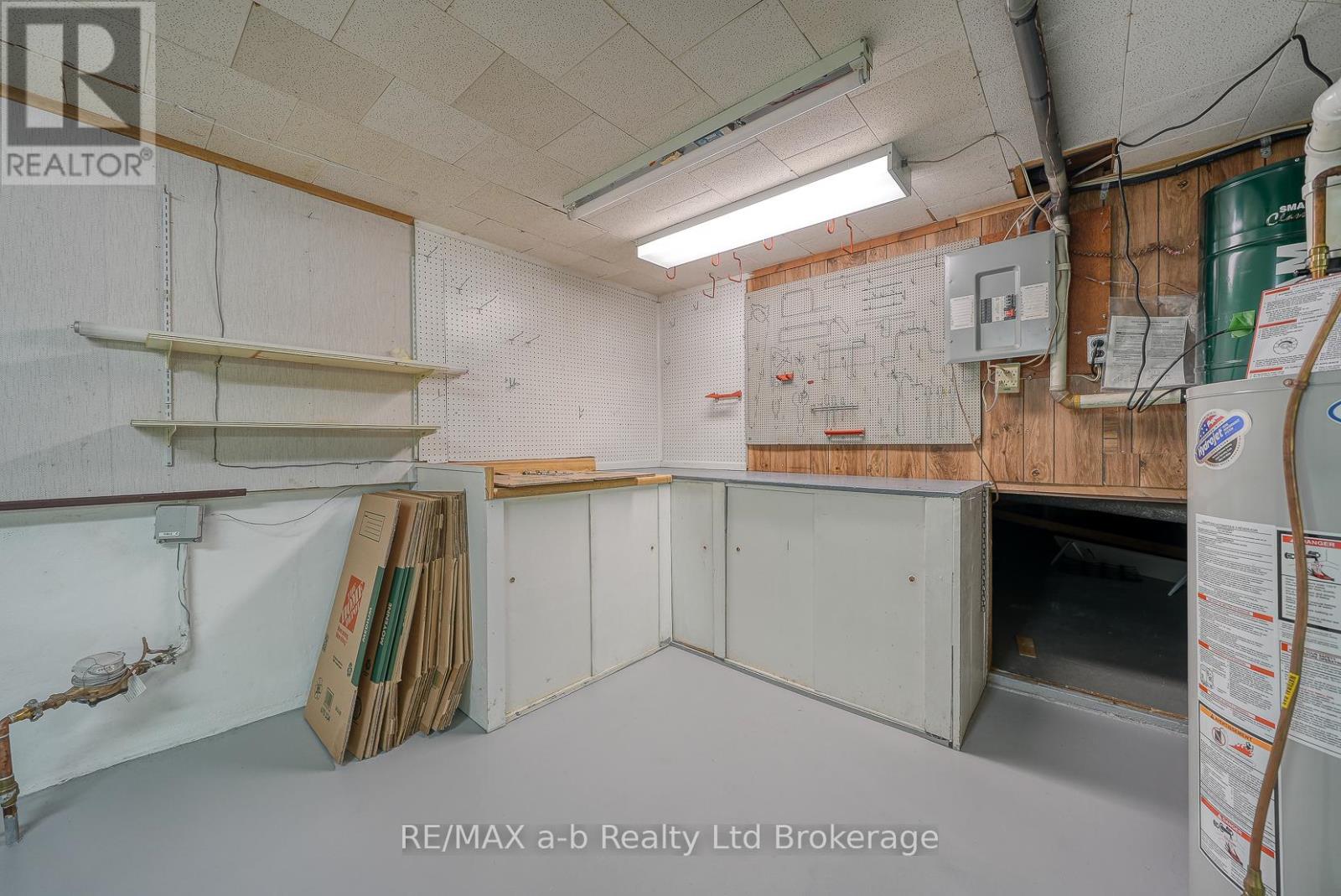 1 Golden Place, Ingersoll, Ontario  N5C 3N5 - Photo 34 - X12473698