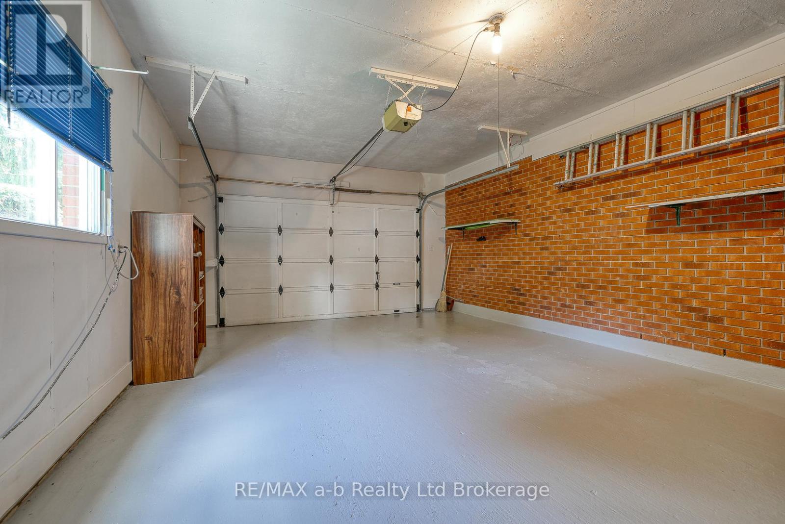 1 Golden Place, Ingersoll, Ontario  N5C 3N5 - Photo 35 - X12473698