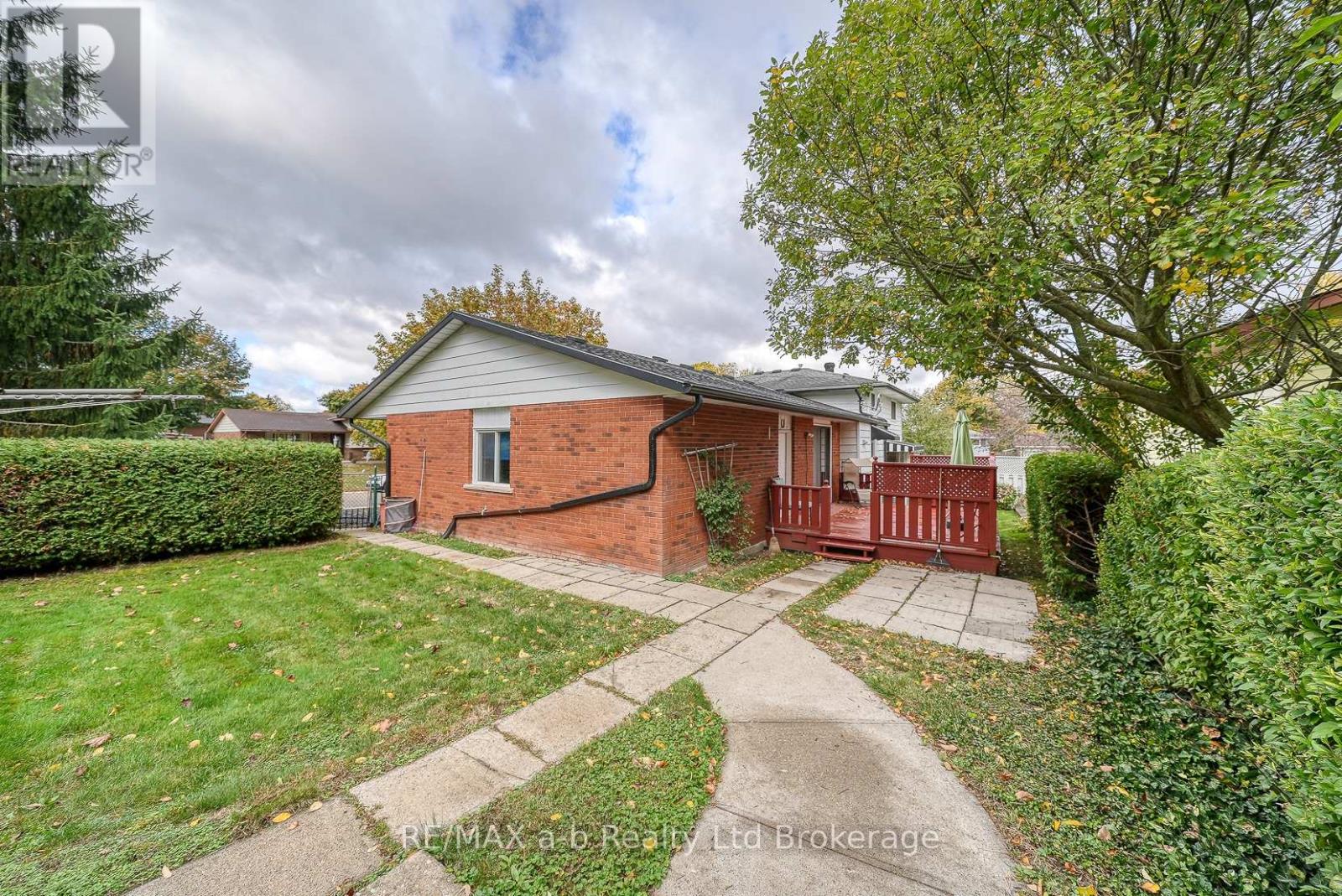 1 Golden Place, Ingersoll, Ontario  N5C 3N5 - Photo 37 - X12473698