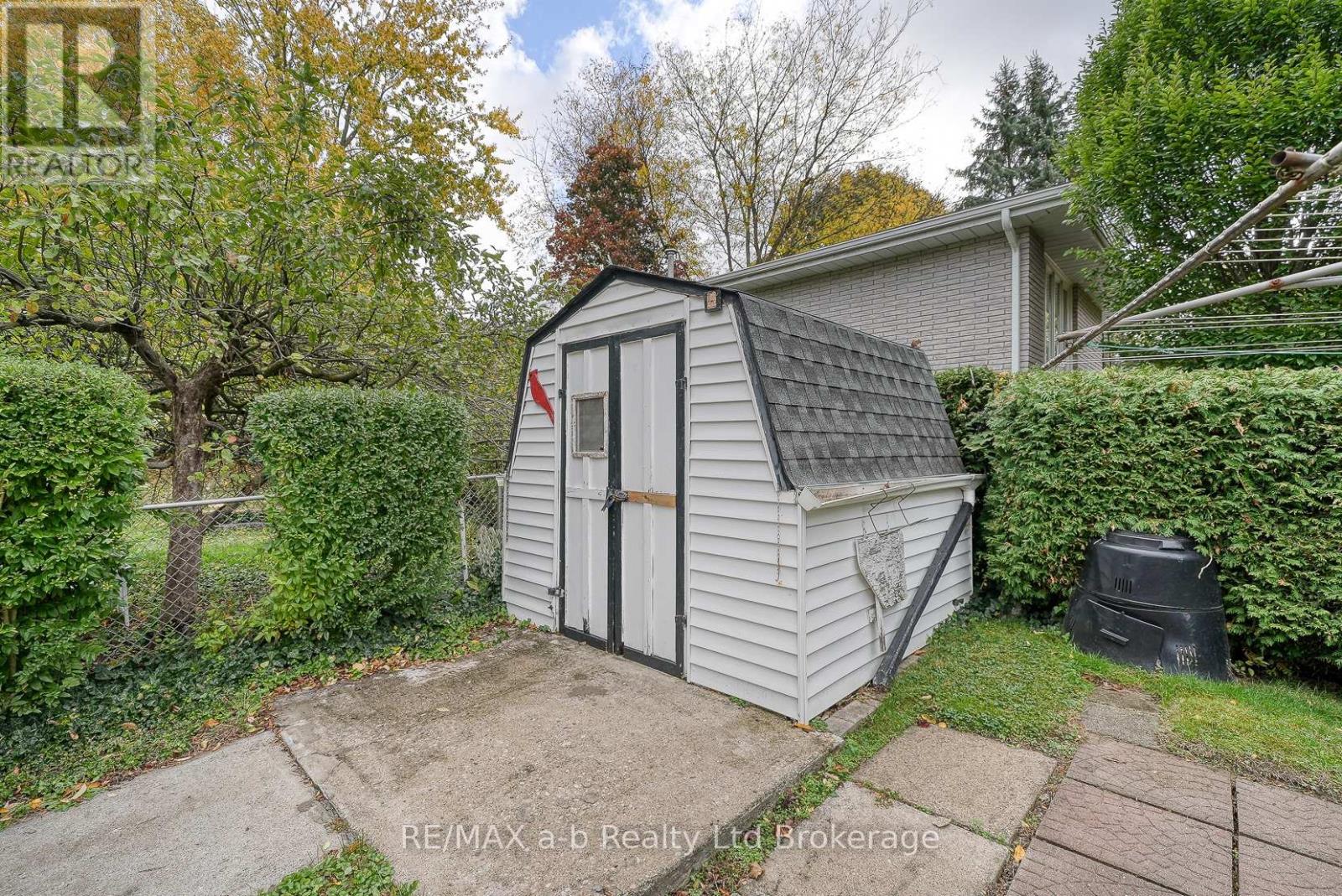 1 Golden Place, Ingersoll, Ontario  N5C 3N5 - Photo 39 - X12473698