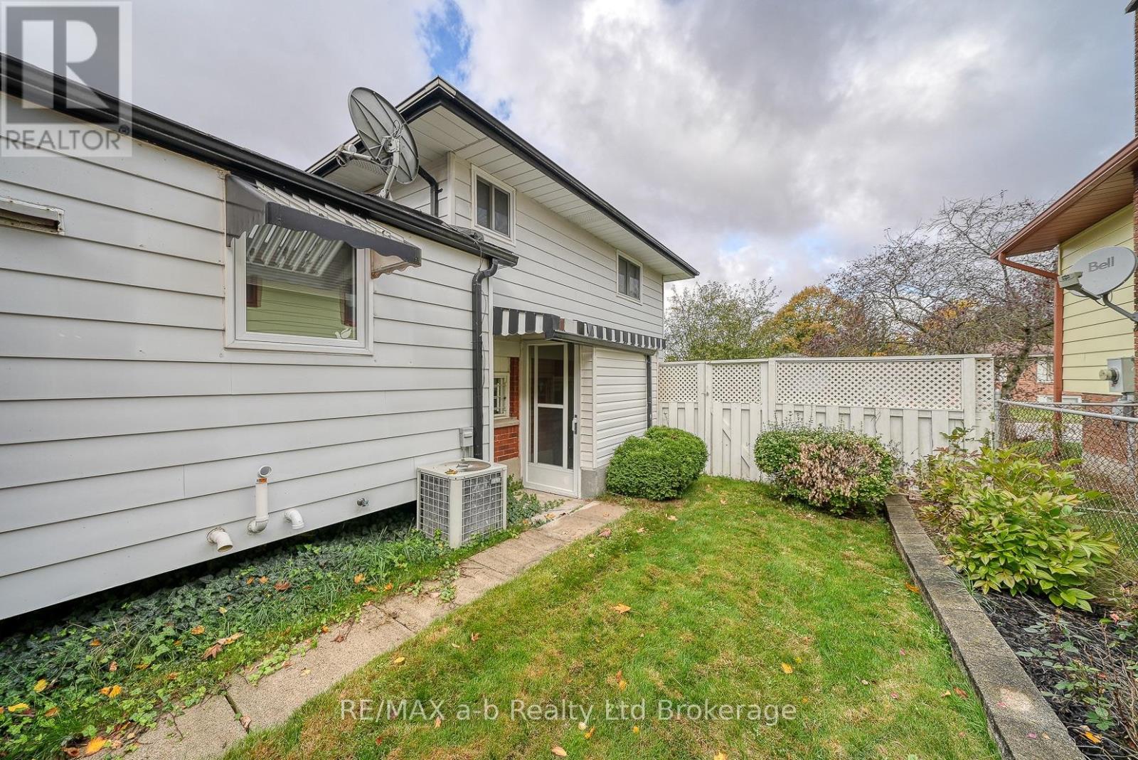 1 Golden Place, Ingersoll, Ontario  N5C 3N5 - Photo 43 - X12473698
