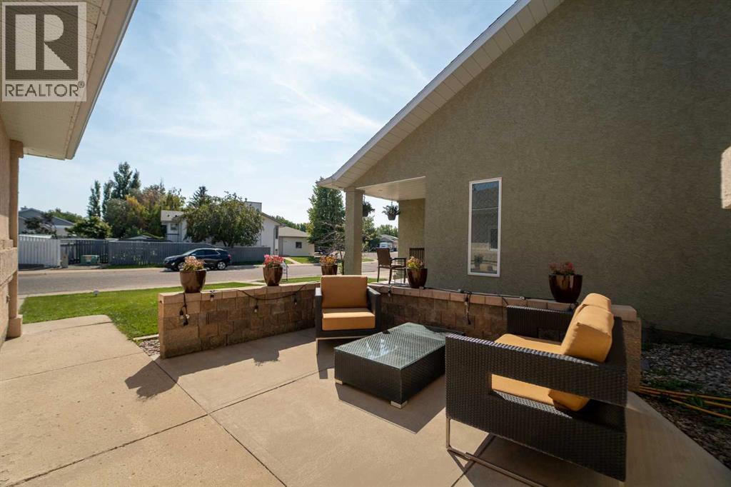 364 Heritage Crescent W, Lethbridge, Alberta  T1K 6V9 - Photo 5 - A2256208