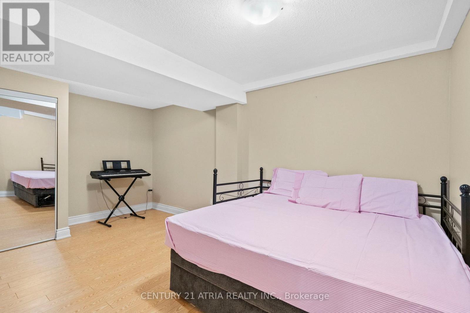 3837 Densbury Drive, Mississauga, Ontario  L5N 6Z3 - Photo 46 - W12468960
