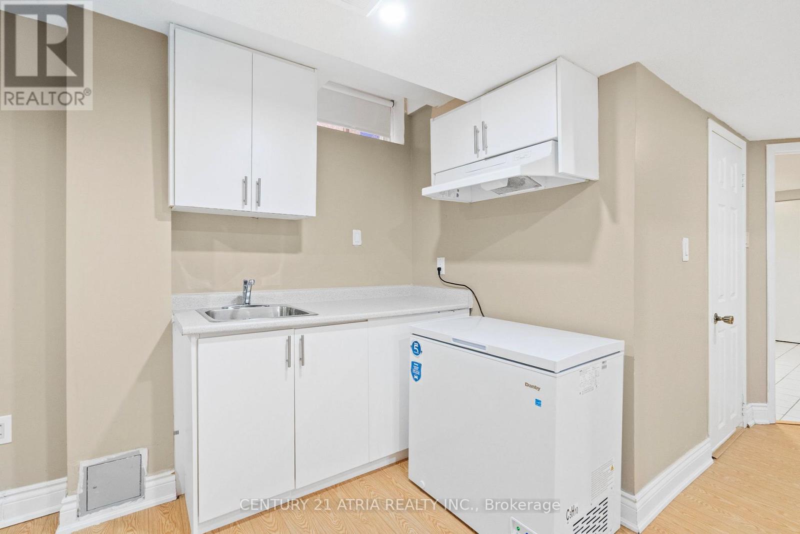 3837 Densbury Drive, Mississauga, Ontario  L5N 6Z3 - Photo 44 - W12468960