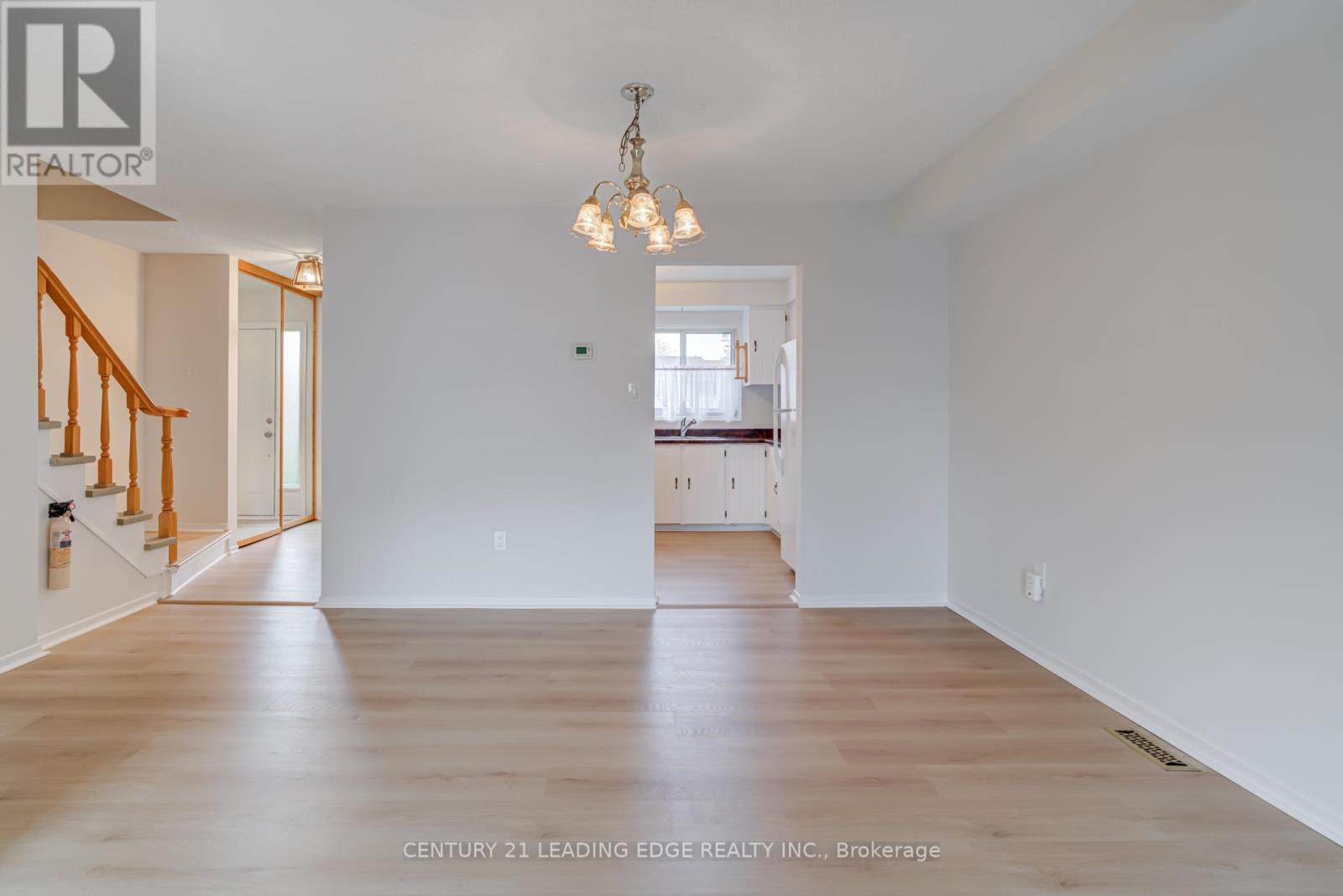 93 - 2779 Gananoque Drive, Mississauga, Ontario  L5N 2E4 - Photo 7 - W12473142