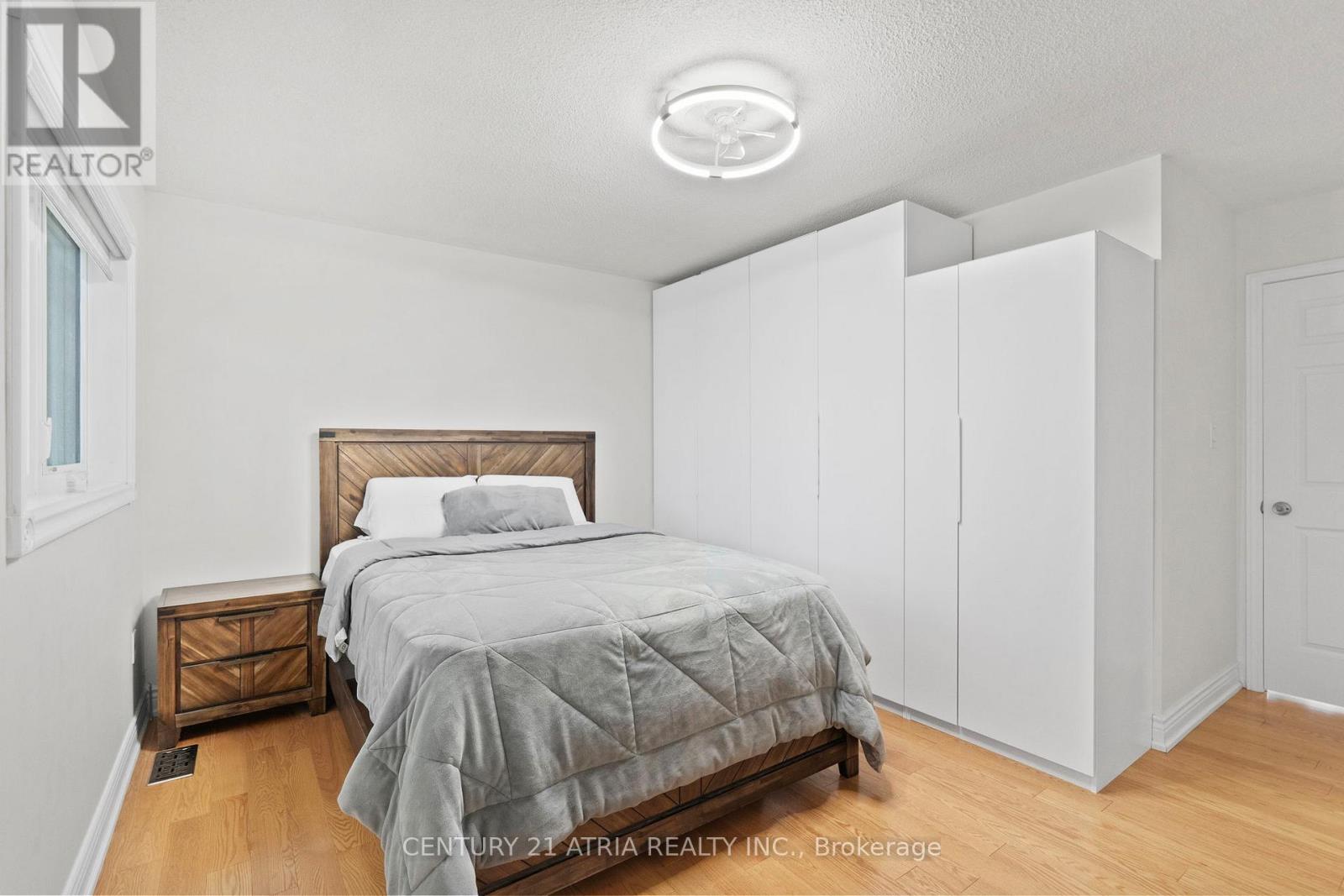 3837 Densbury Drive, Mississauga, Ontario  L5N 6Z3 - Photo 24 - W12468960