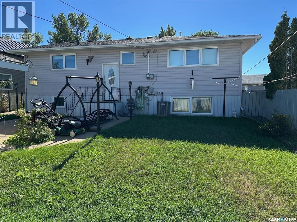 913 Third Street, Estevan, Saskatchewan  S4A 0R2 - Photo 27 - SK021374