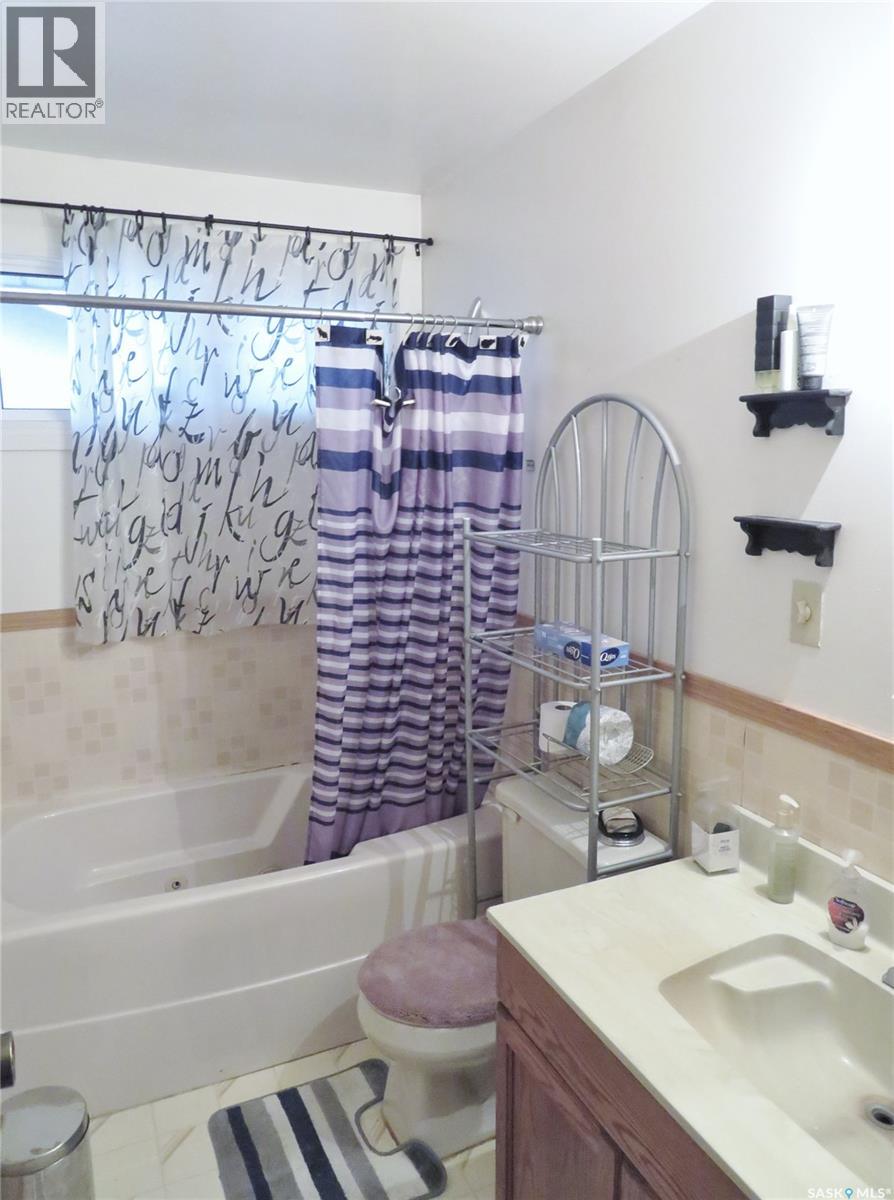 933 Macklem Drive, Saskatoon, Saskatchewan  S7L 4R7 - Photo 11 - SK021314
