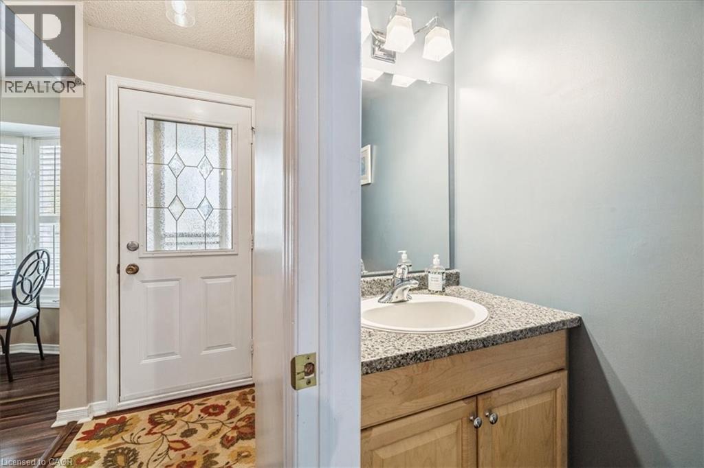 15 Ellington Avenue Unit# 5, Stoney Creek, Ontario  L8E 4P3 - Photo 12 - 40778861