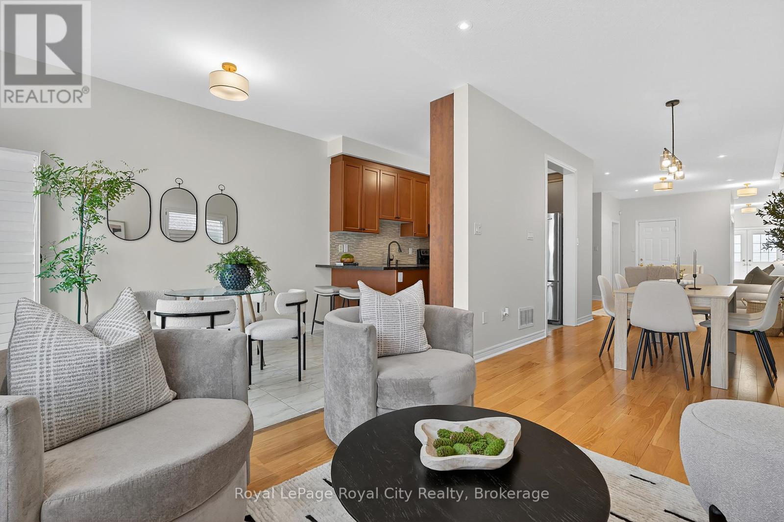275 Comiskey Crescent, Mississauga (Meadowvale Village), Ontario  L5W 0C4 - Photo 10 - W12473716
