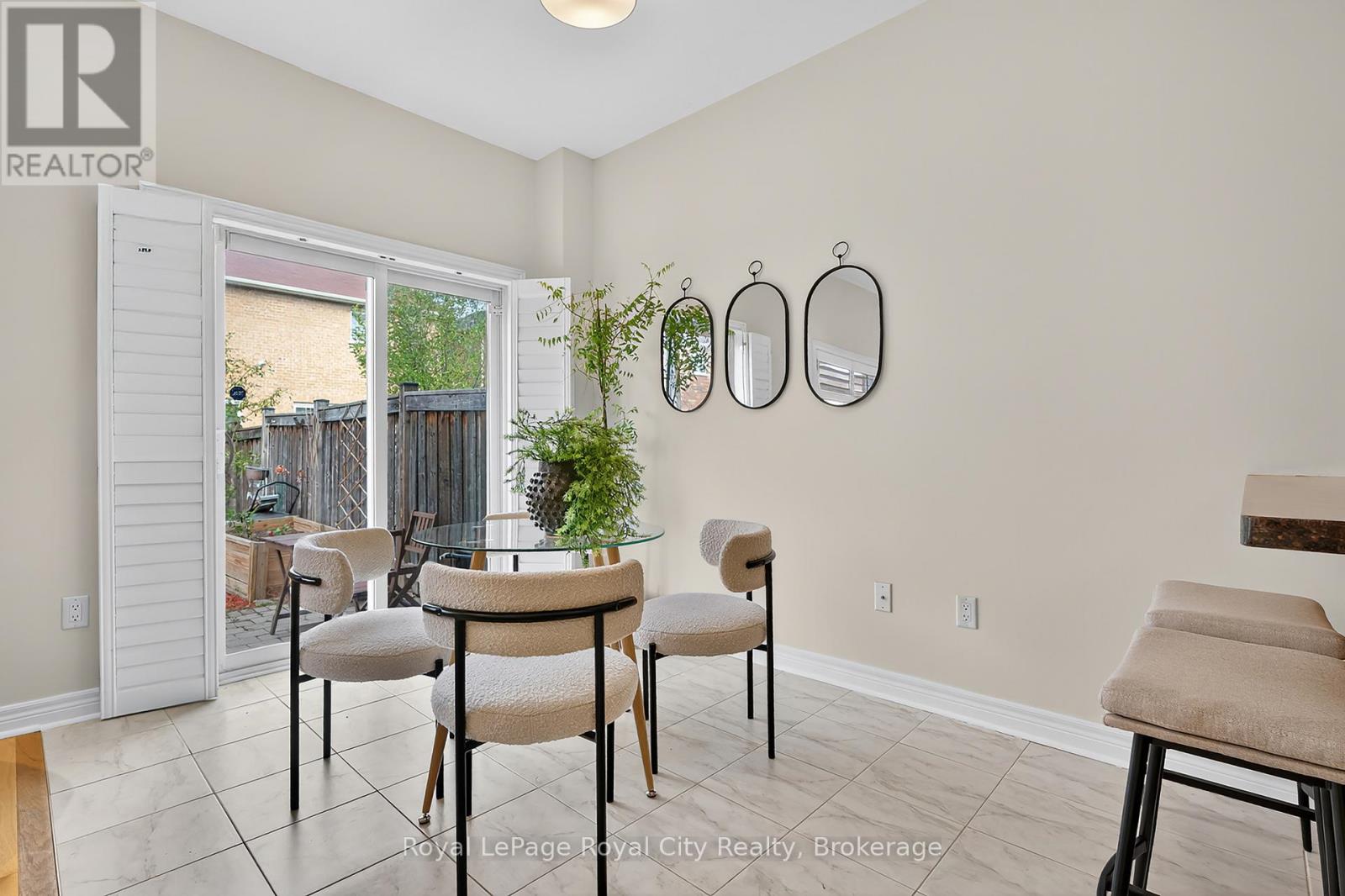 275 Comiskey Crescent, Mississauga (Meadowvale Village), Ontario  L5W 0C4 - Photo 11 - W12473716