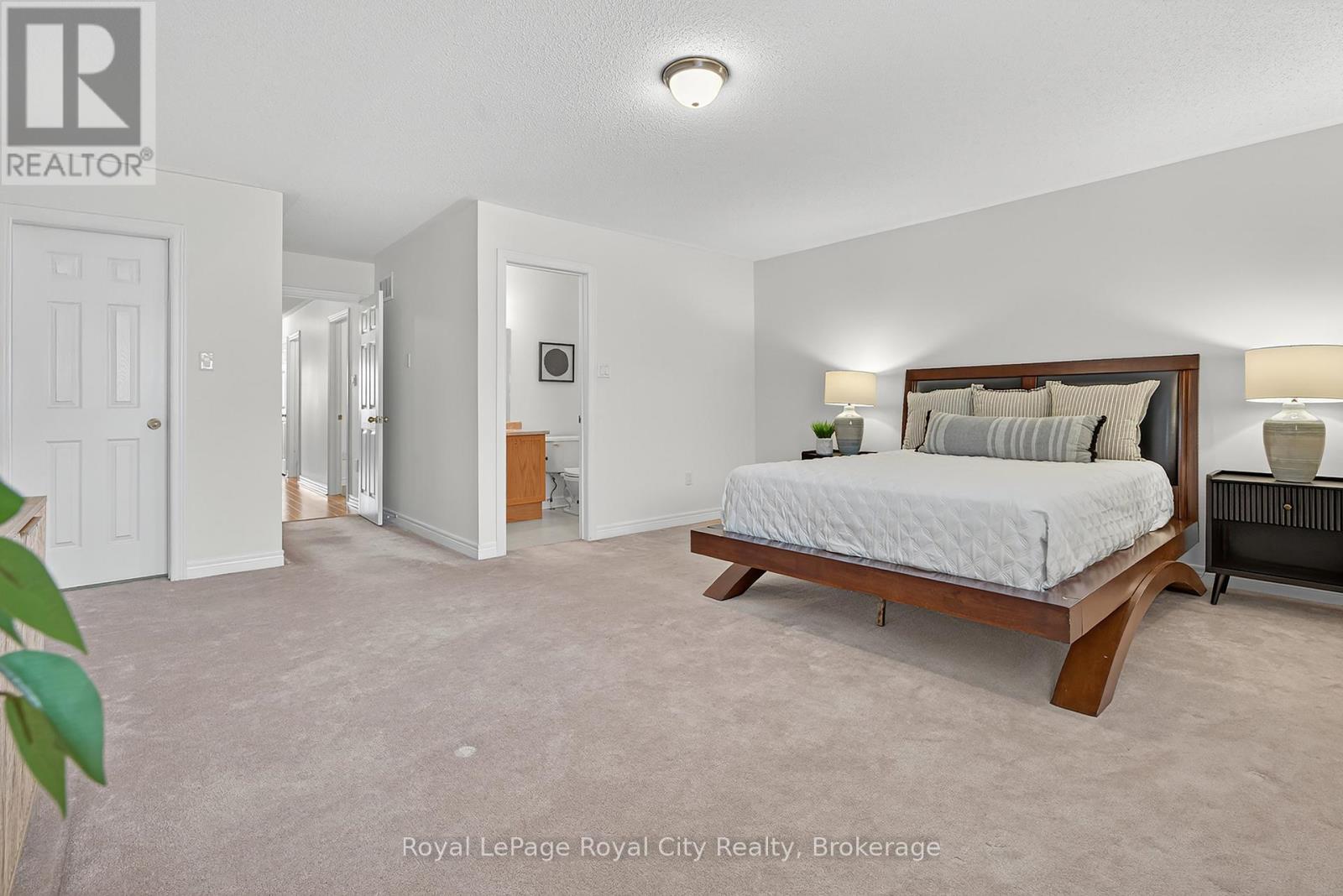 275 Comiskey Crescent, Mississauga (Meadowvale Village), Ontario  L5W 0C4 - Photo 15 - W12473716
