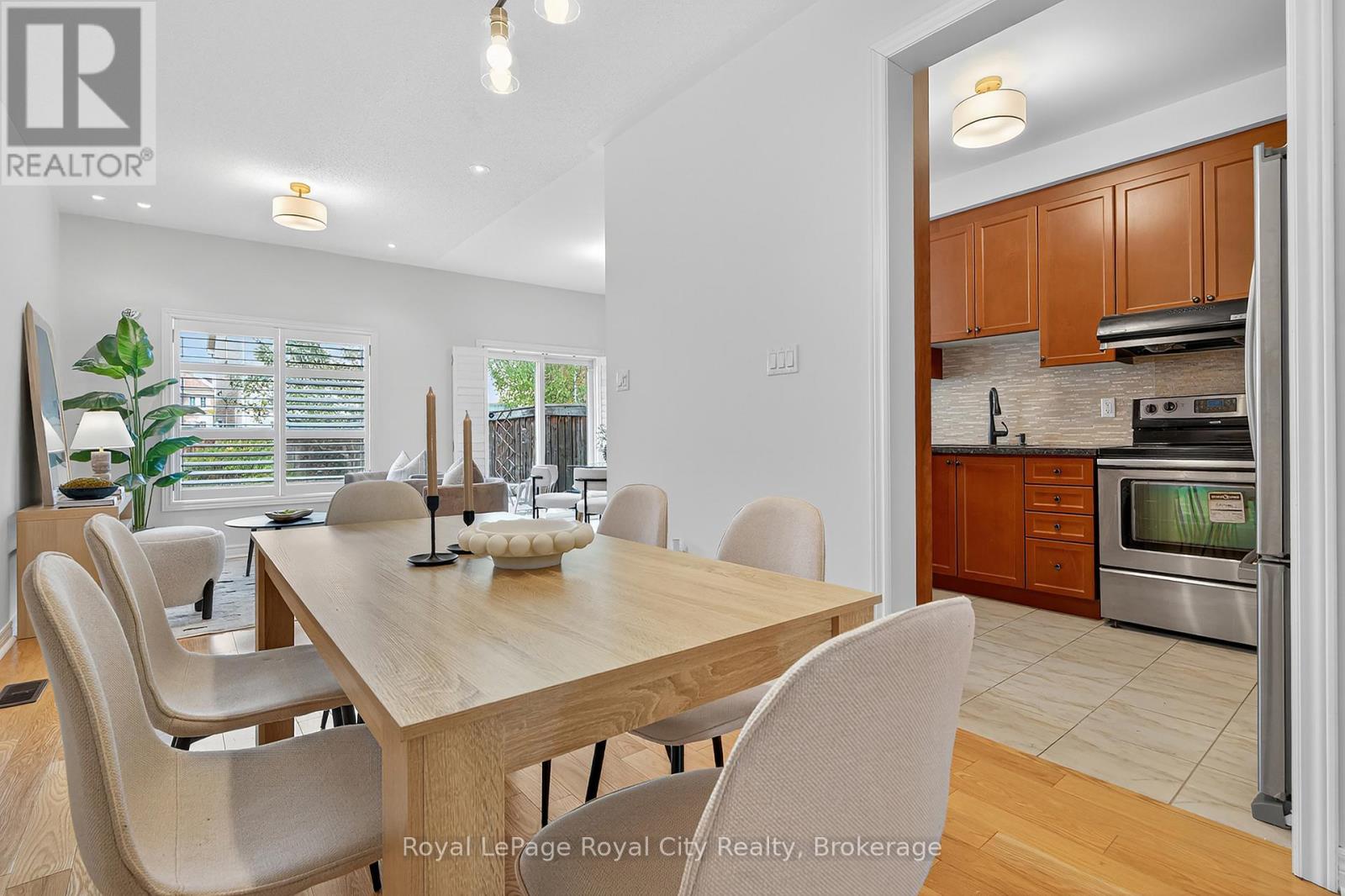275 Comiskey Crescent, Mississauga (Meadowvale Village), Ontario  L5W 0C4 - Photo 8 - W12473716