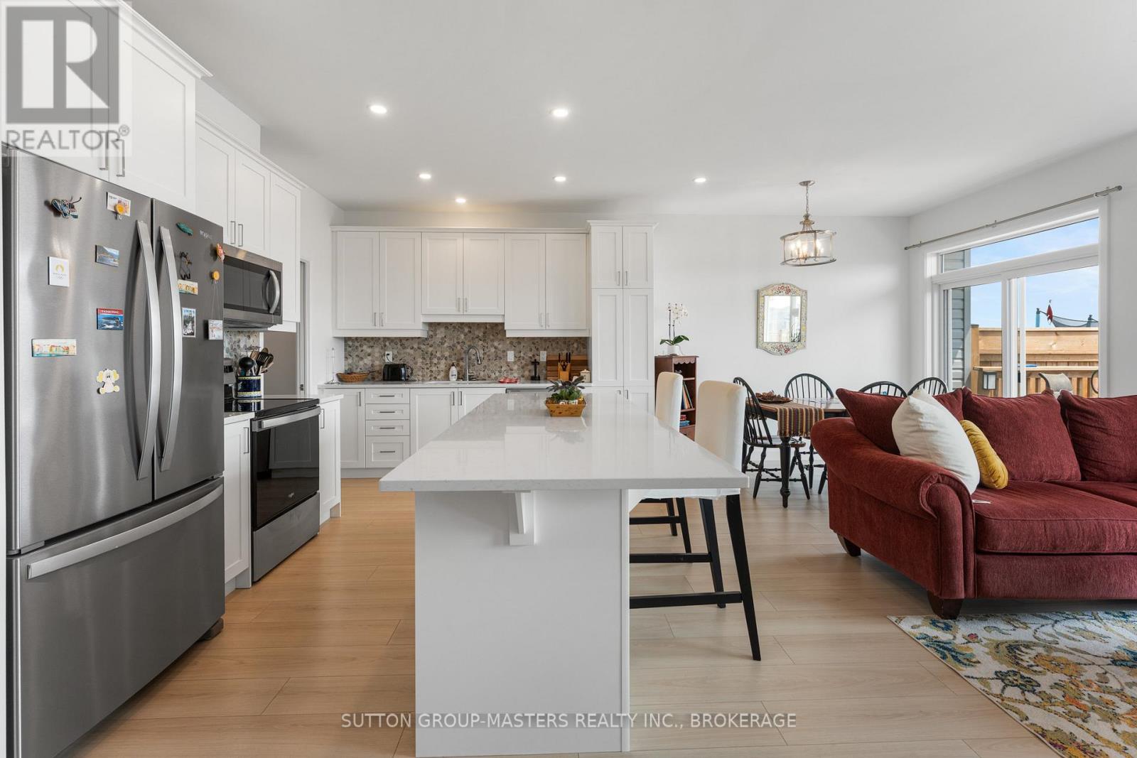 229 Superior Drive, Loyalist (Amherstview), Ontario  K7N 0E9 - Photo 10 - X12473775