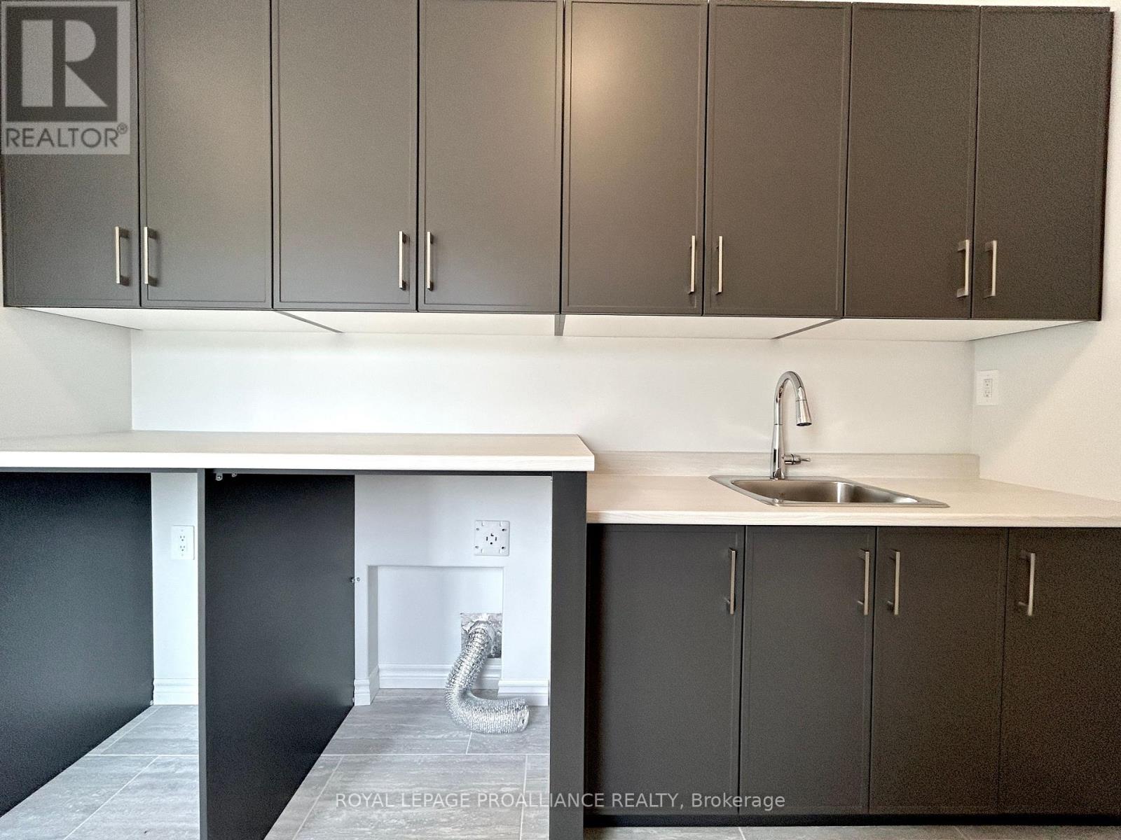 12 Riverstone Way, Belleville, Ontario K8N 0S6 - Photo 12 - X12473725