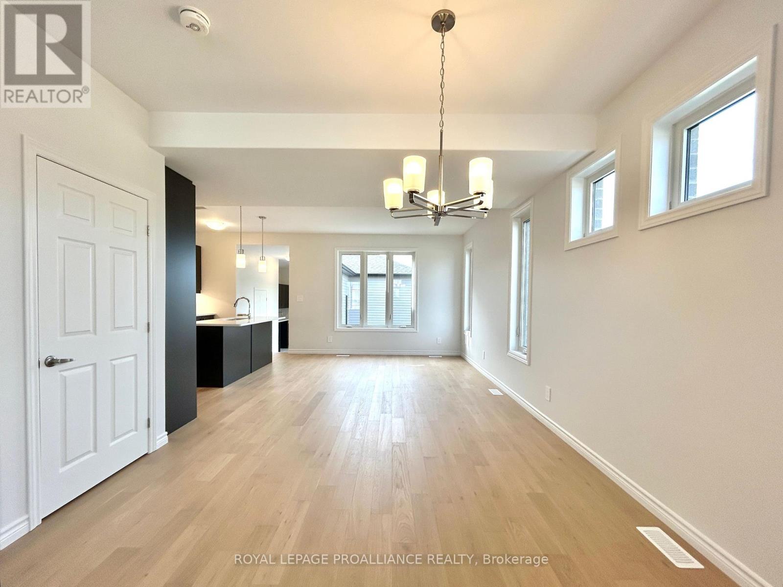 12 Riverstone Way, Belleville, Ontario K8N 0S6 - Photo 5 - X12473725