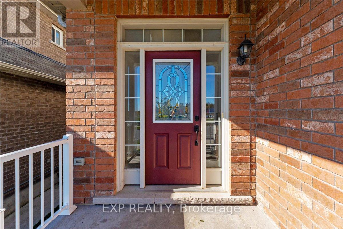 563 Settler's Ridge, Peterborough (Northcrest Ward 5), Ontario  K9L 1M9 - Photo 4 - X12473850
