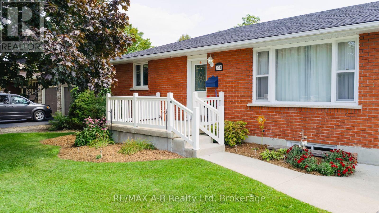 221 Coulton Drive, West Perth (Mitchell), Ontario  N0K 1N0 - Photo 1 - X12473825