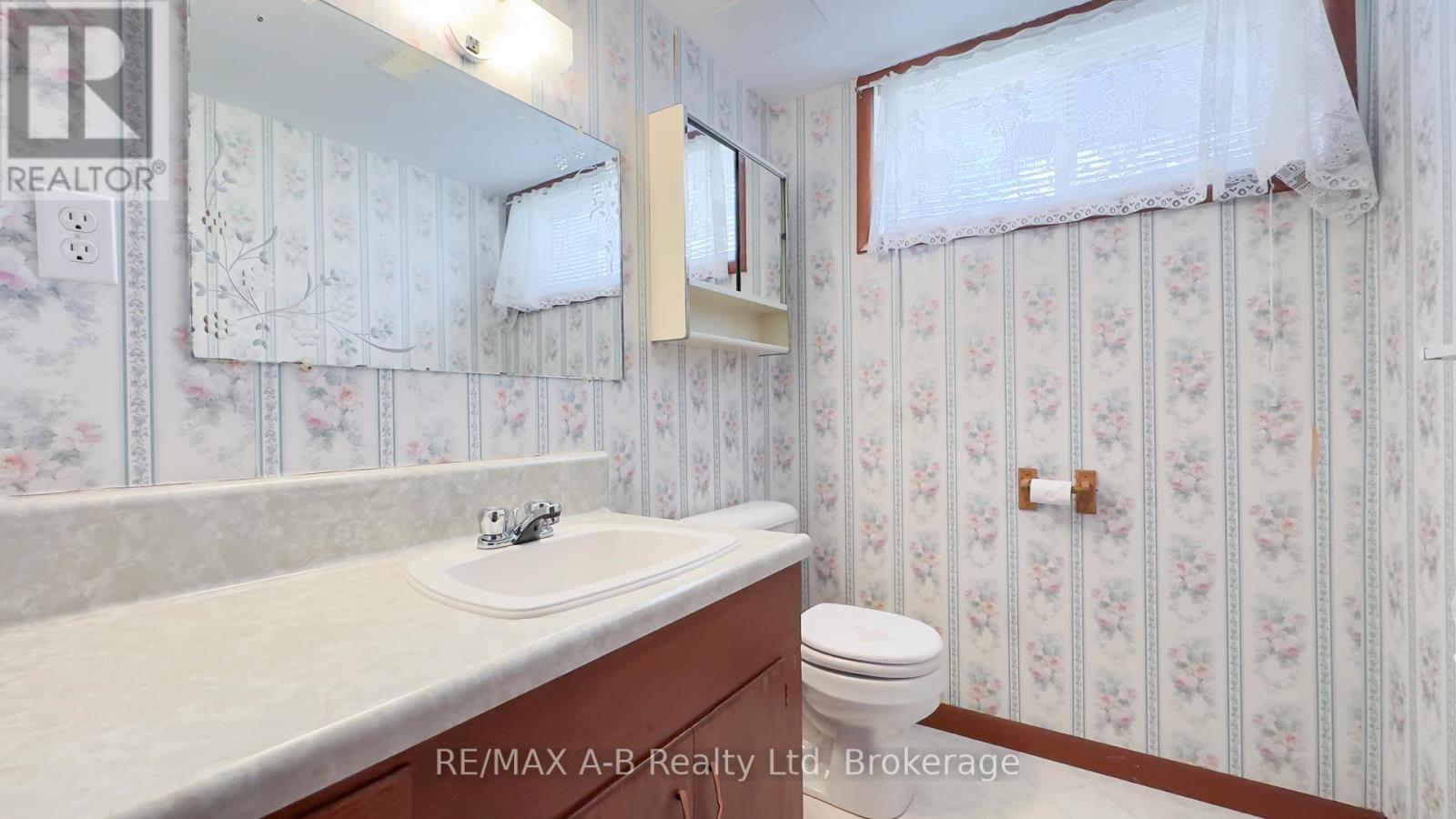 221 Coulton Drive, West Perth (Mitchell), Ontario  N0K 1N0 - Photo 30 - X12473825