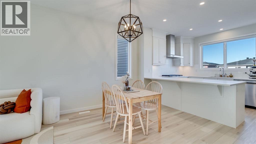 18 Amblehurst Path Nw, Calgary, Alberta  T3P 1W8 - Photo 7 - A2264041