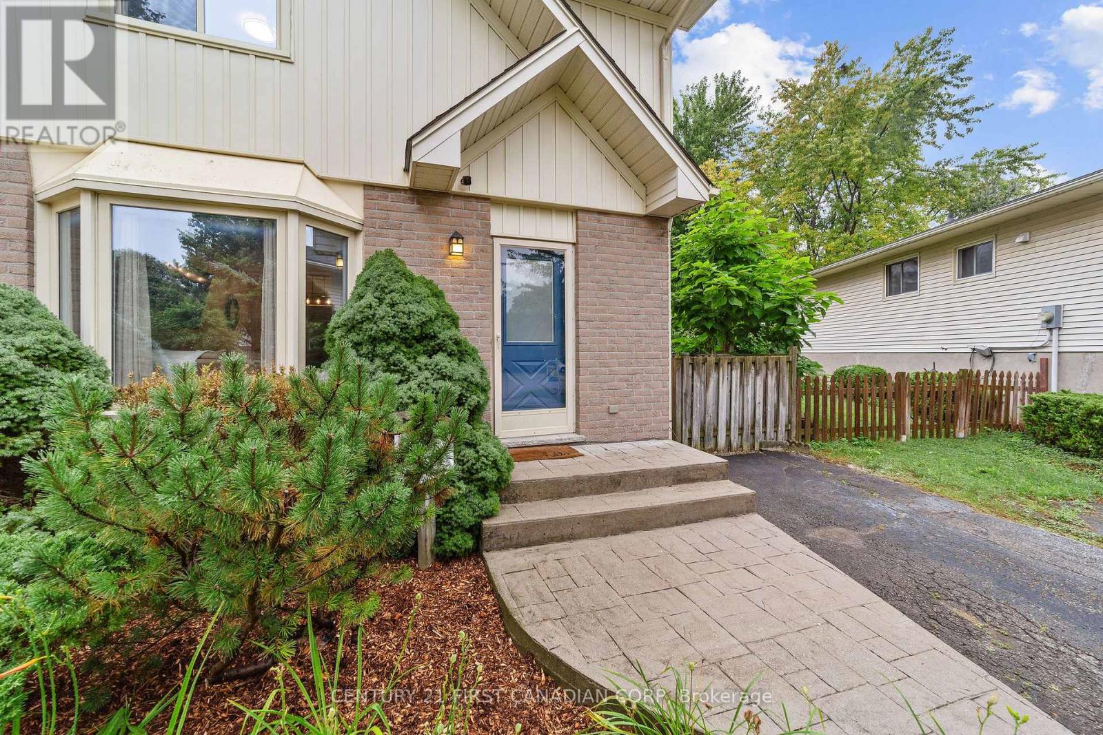 71 Constable Court, London North (North I), Ontario  N6G 3N7 - Photo 4 - X12473828