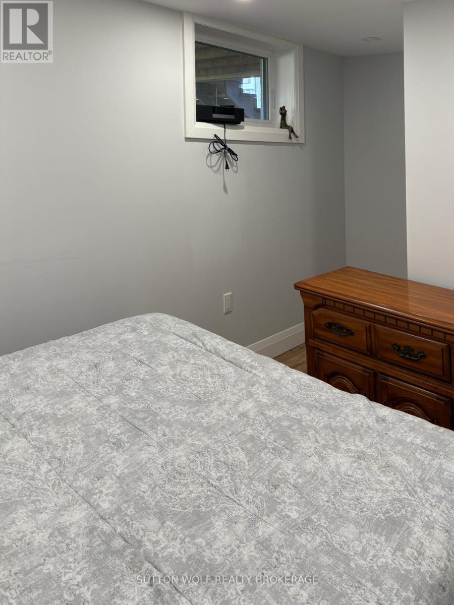 235 William Street, Southwest Middlesex, Ontario  N0L 1Z0 - Photo 12 - X12473846