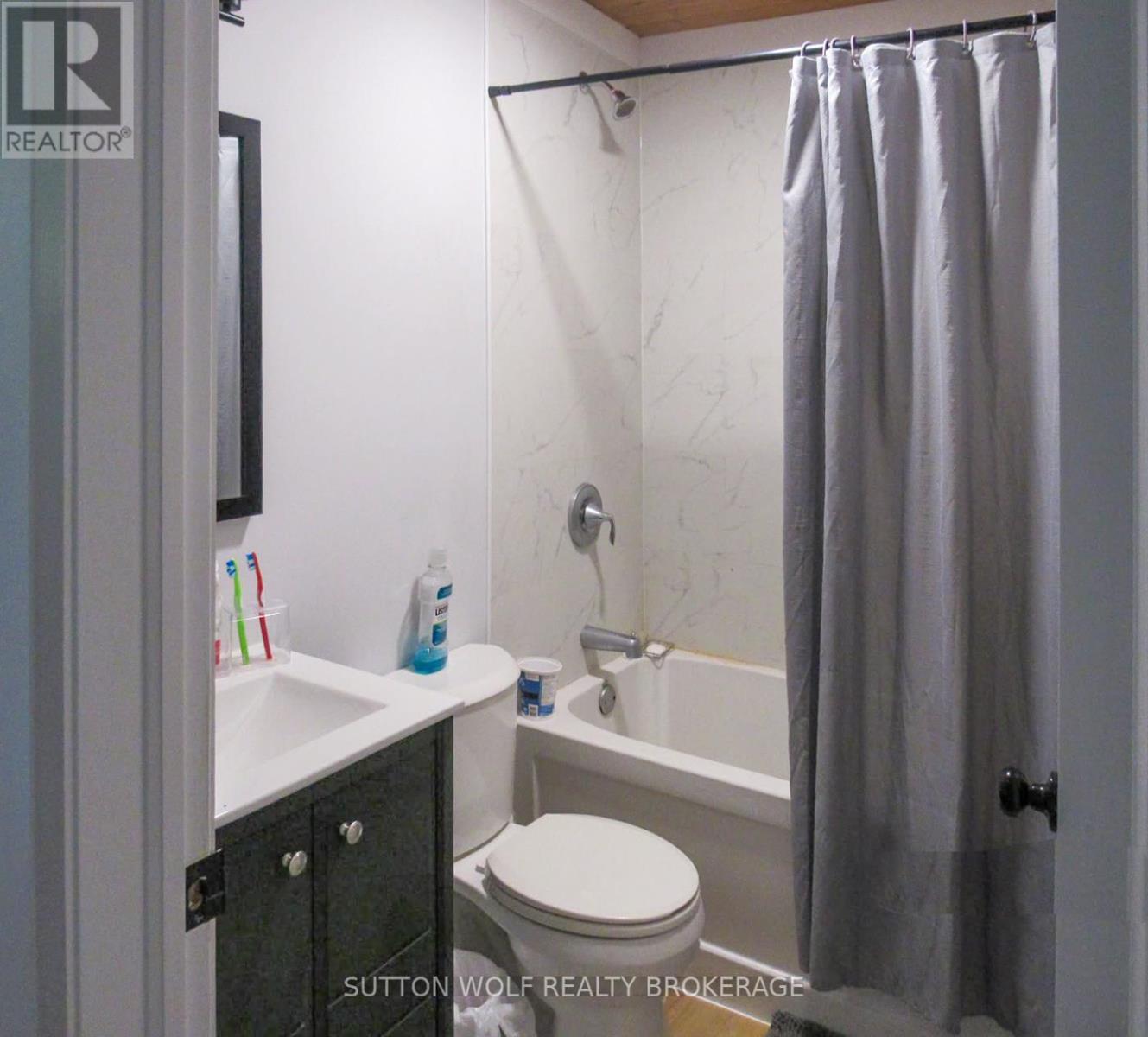 235 William Street, Southwest Middlesex, Ontario  N0L 1Z0 - Photo 15 - X12473846