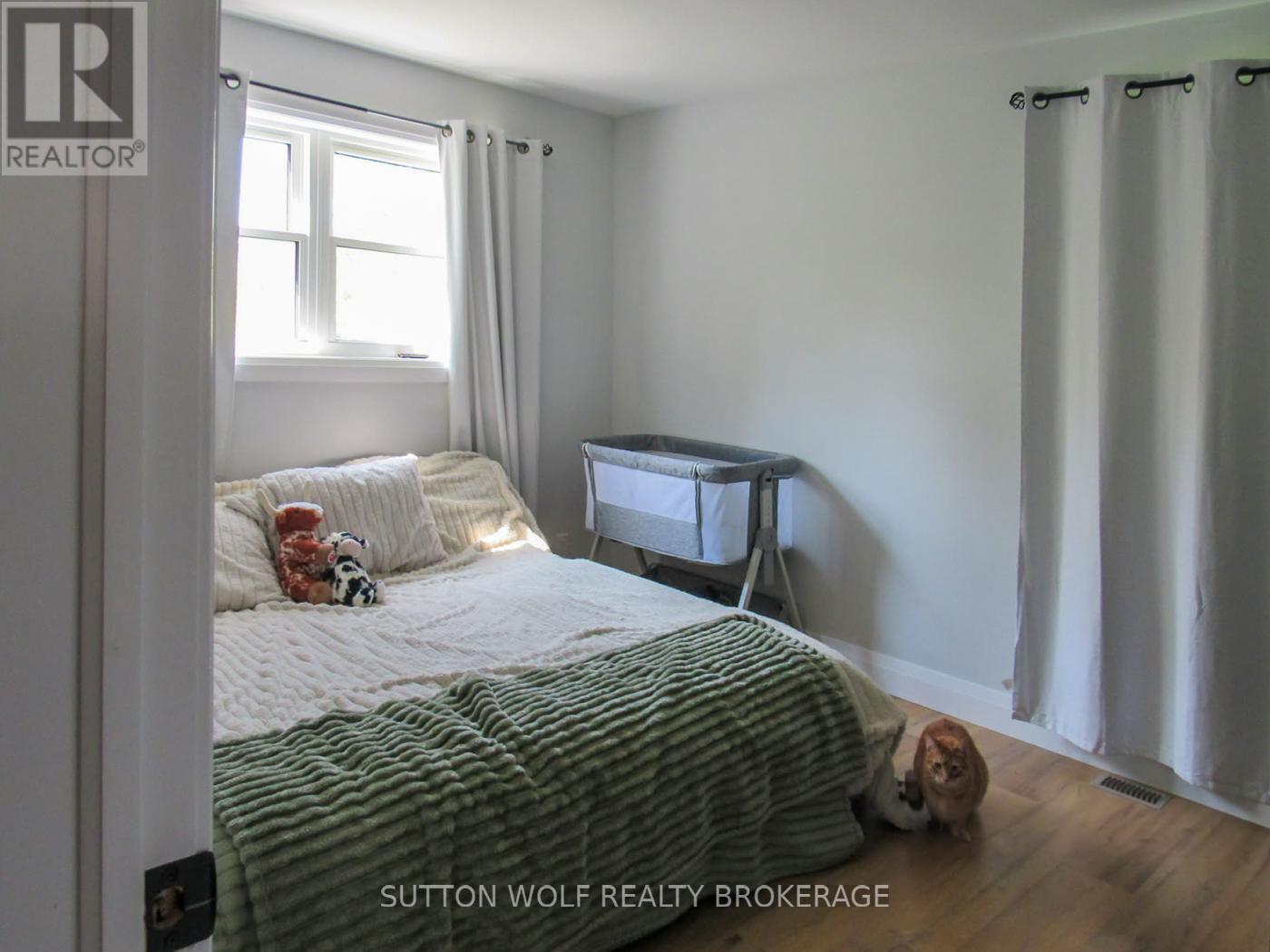 235 William Street, Southwest Middlesex, Ontario  N0L 1Z0 - Photo 4 - X12473846