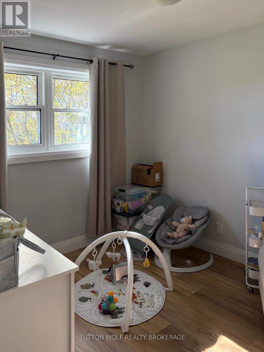 235 William Street, Southwest Middlesex, Ontario  N0L 1Z0 - Photo 7 - X12473846