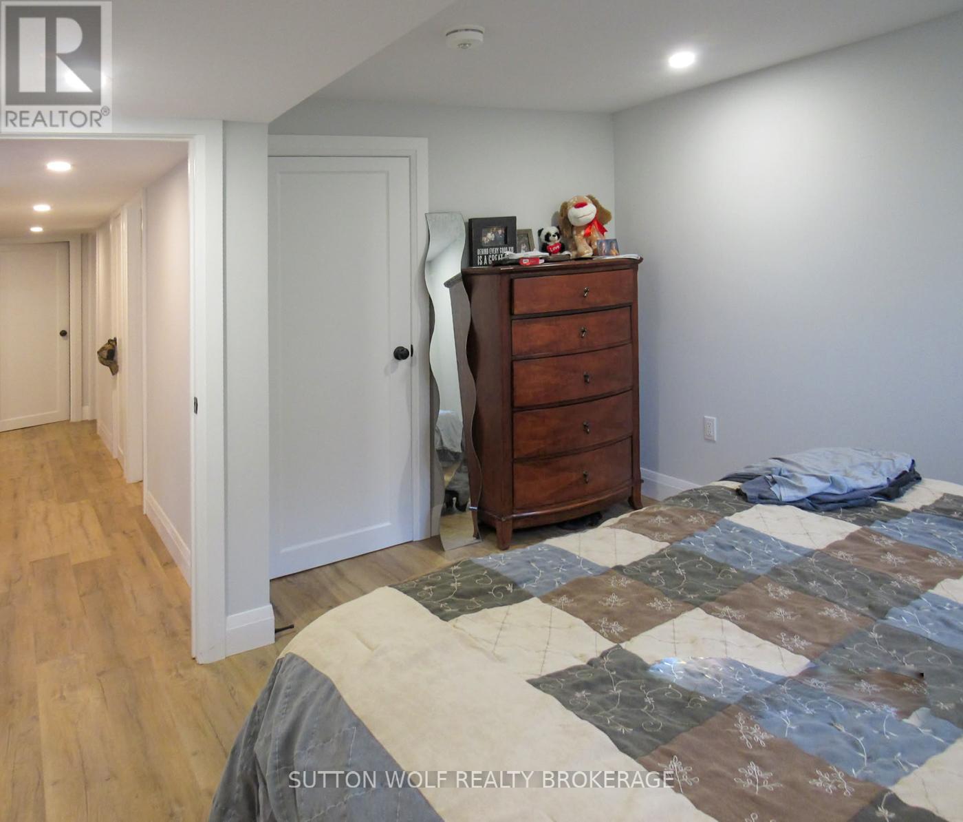 235 William Street, Southwest Middlesex, Ontario  N0L 1Z0 - Photo 9 - X12473846