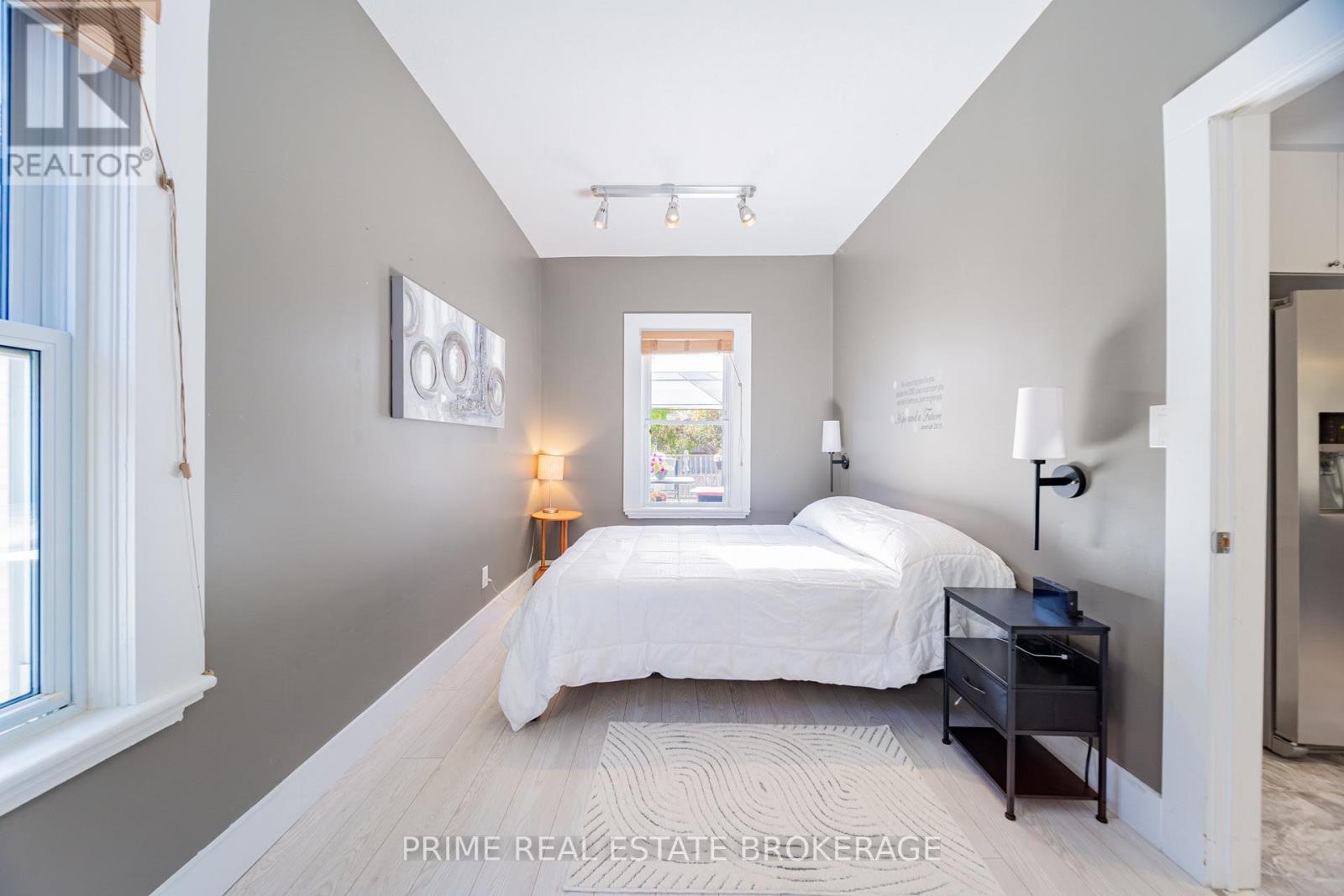 11 Briscoe Street E, London South, Ontario  N6C 1W8 - Photo 23 - X12473847