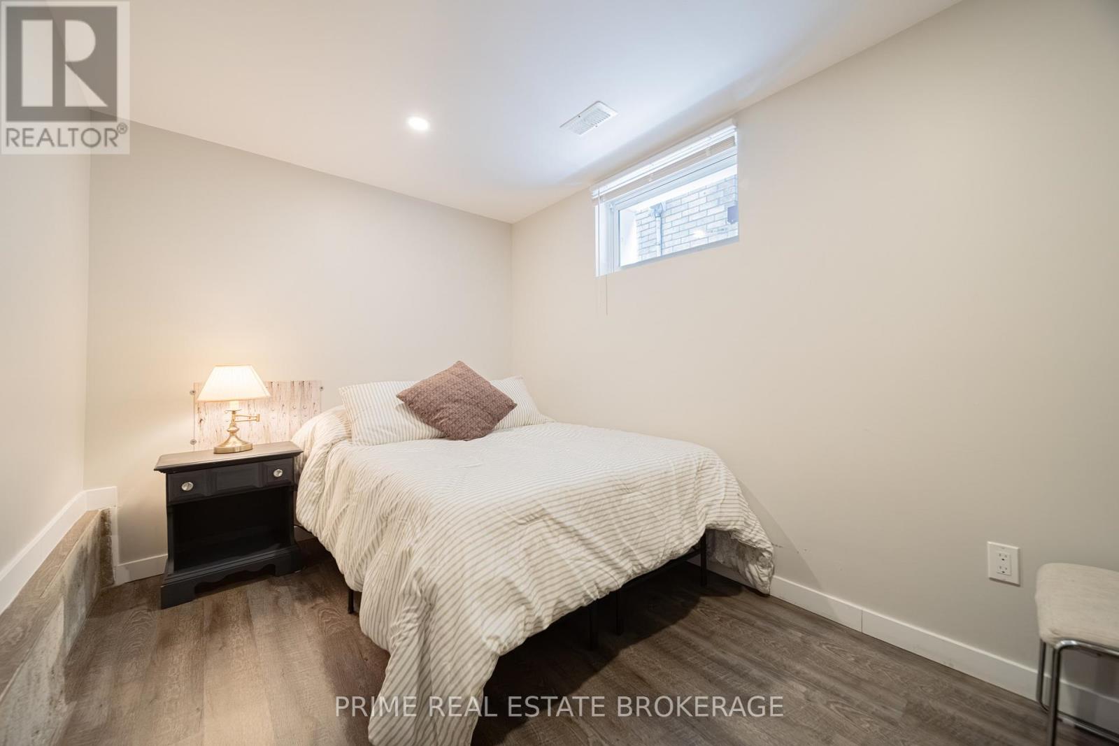 11 Briscoe Street E, London South, Ontario  N6C 1W8 - Photo 36 - X12473847