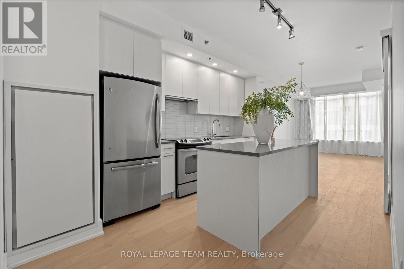 207 - 108 Richmond Road, Ottawa, Ontario  K1Z 0B3 - Photo 5 - X12473730