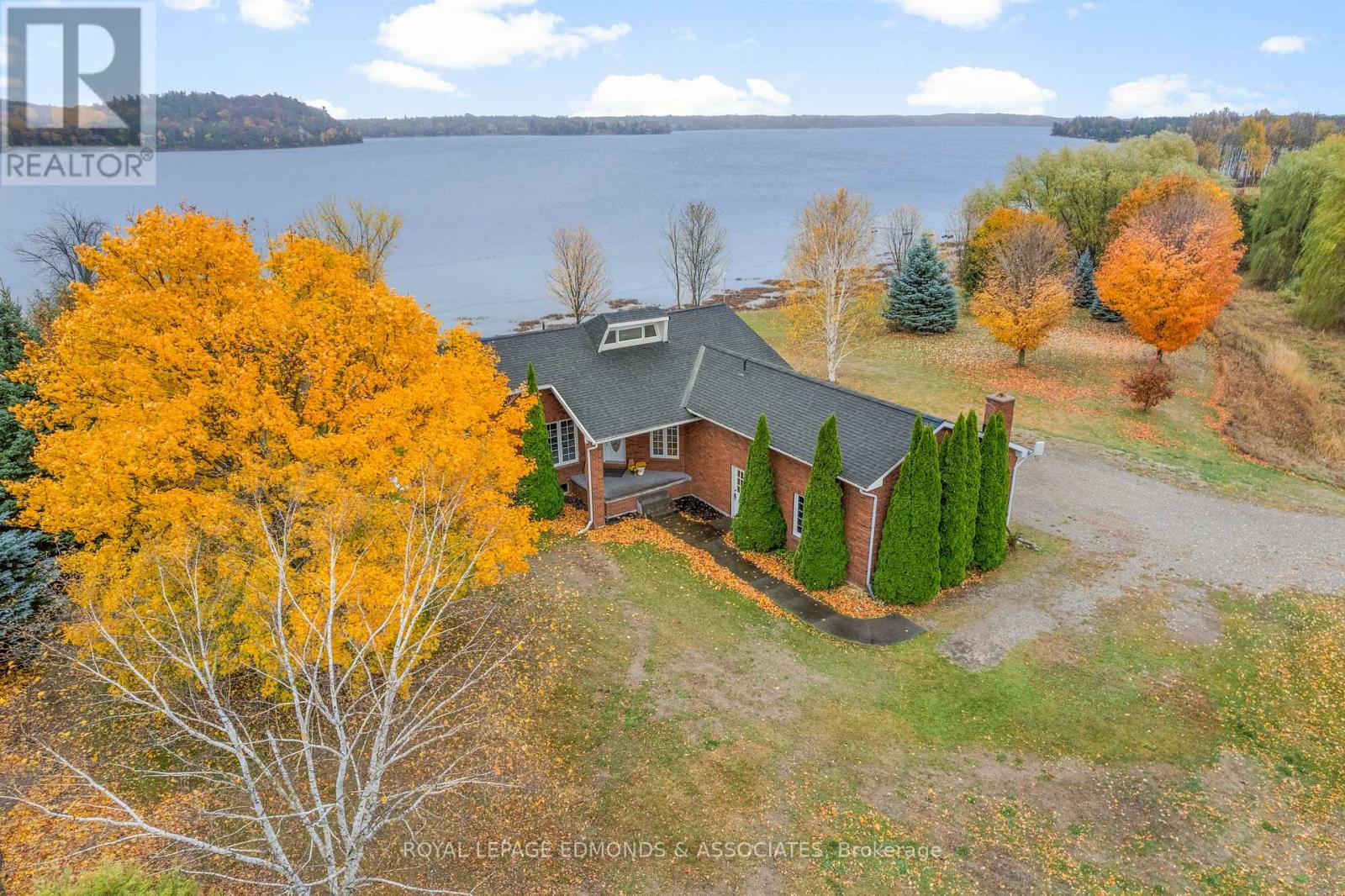 193 Finnerty Road, Whitewater Region, Ontario  K0J 1K0 - Photo 5 - X12473855