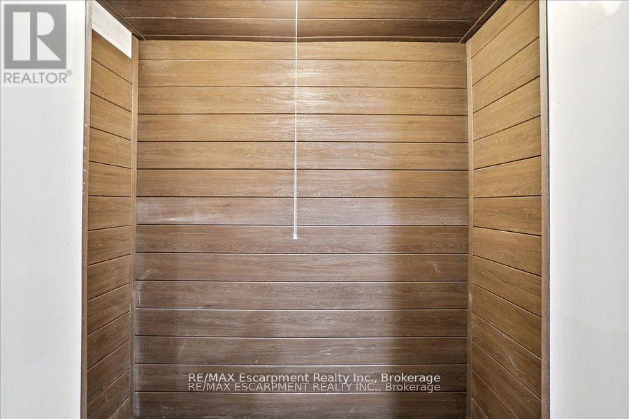 214 Lakewood Drive, Oakville, Ontario  L6K 1P2 - Photo 33 - W12473747